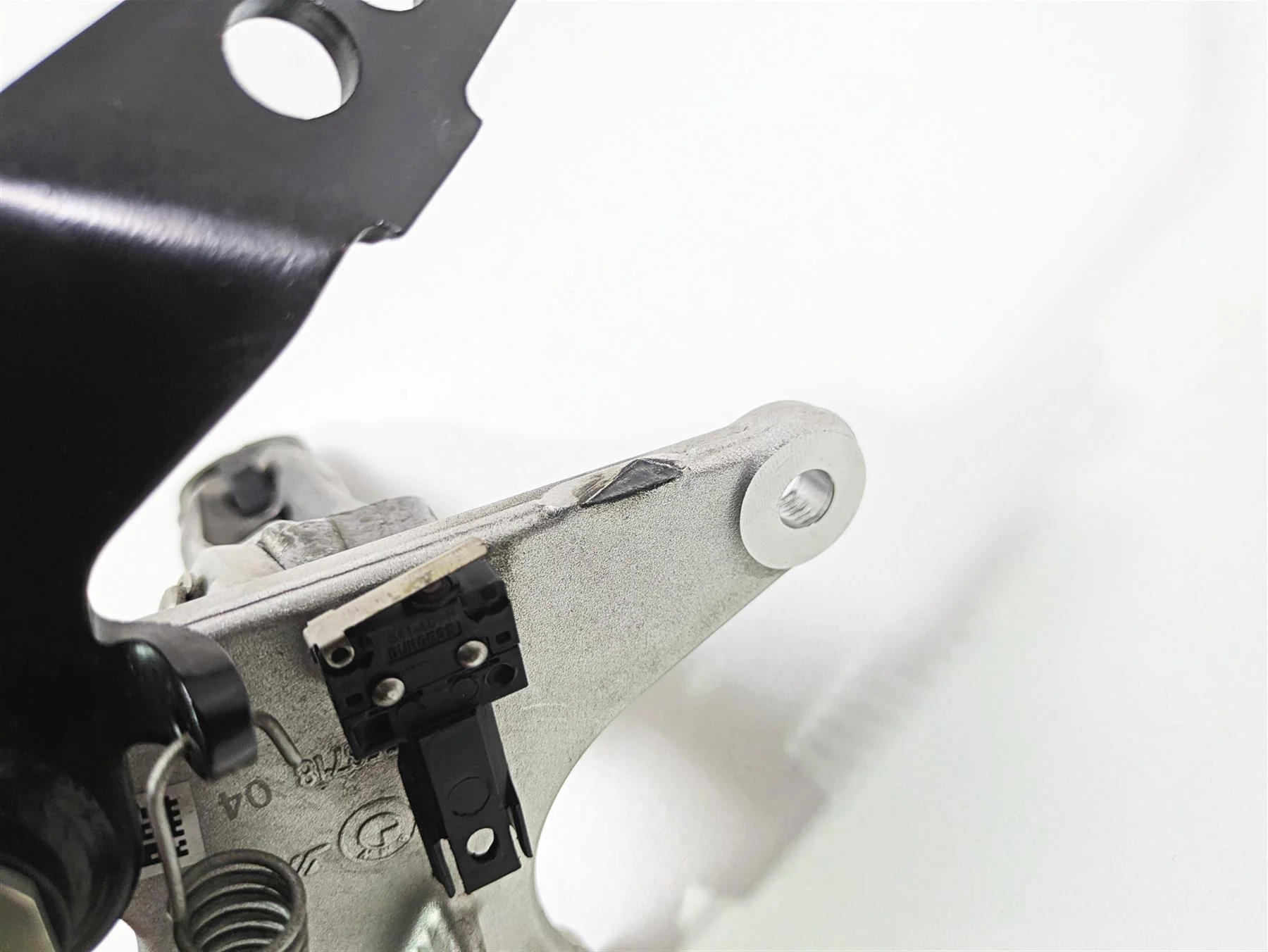 2018 BMW R nineT Urban GS K33 Right Footpeg & Brake Pedal 46718558718 - Image 8