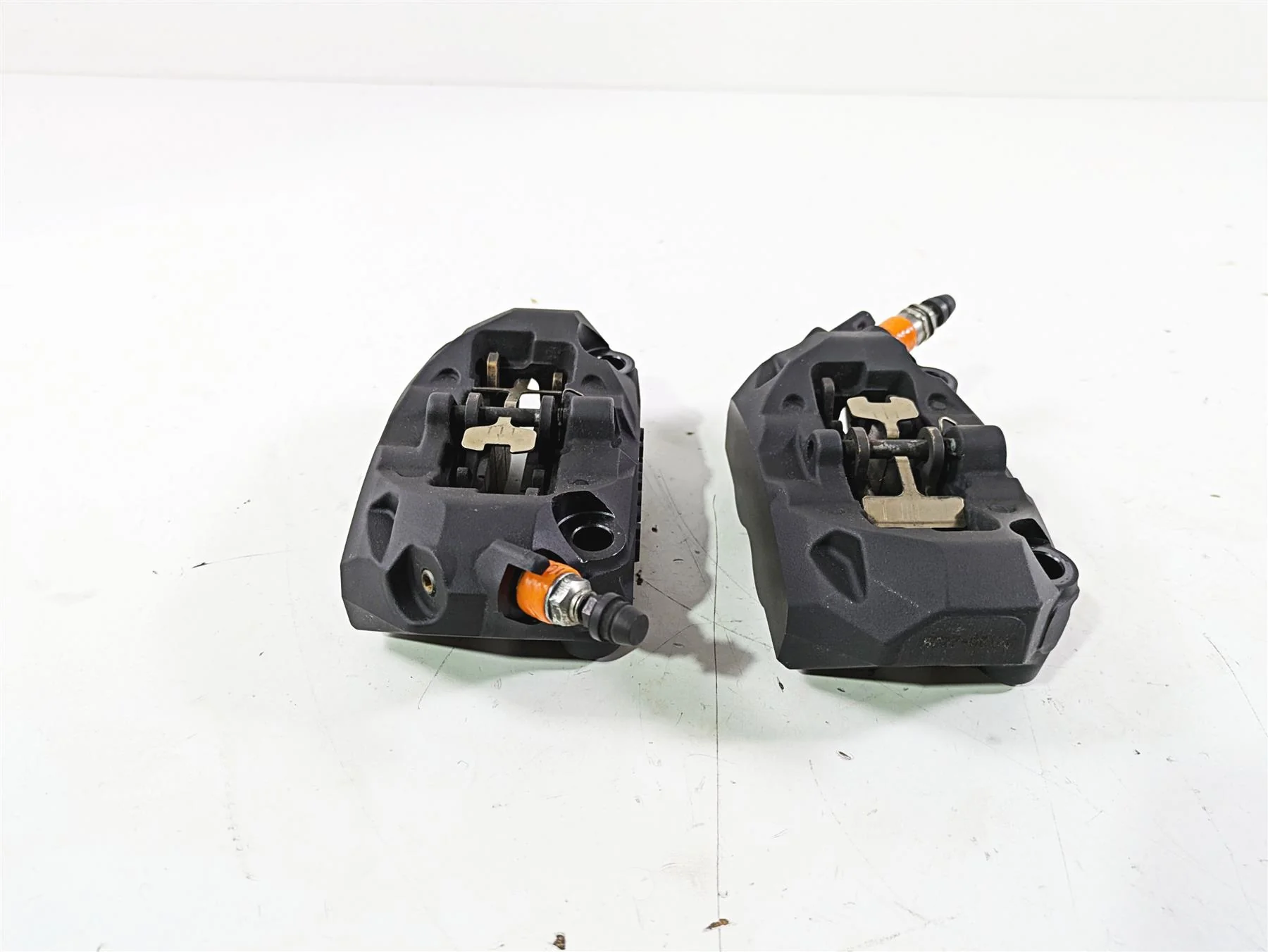 2018  BMW R1200GS GSW K50 Brembo Front Brake Caliper Set 34118556205 34118556206 - Image 2