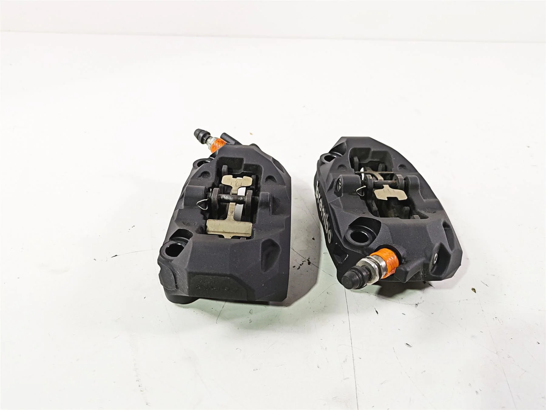 2018  BMW R1200GS GSW K50 Brembo Front Brake Caliper Set 34118556205 34118556206 - Image 4
