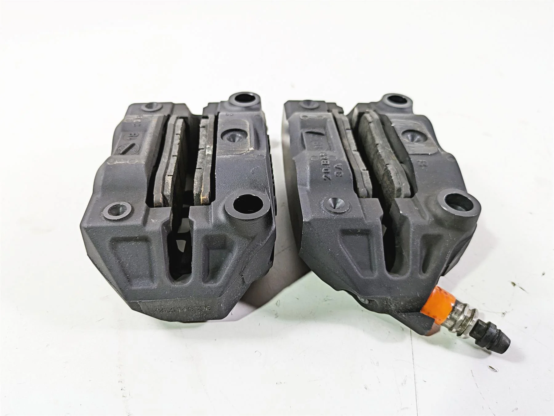 2018  BMW R1200GS GSW K50 Brembo Front Brake Caliper Set 34118556205 34118556206 - Image 7