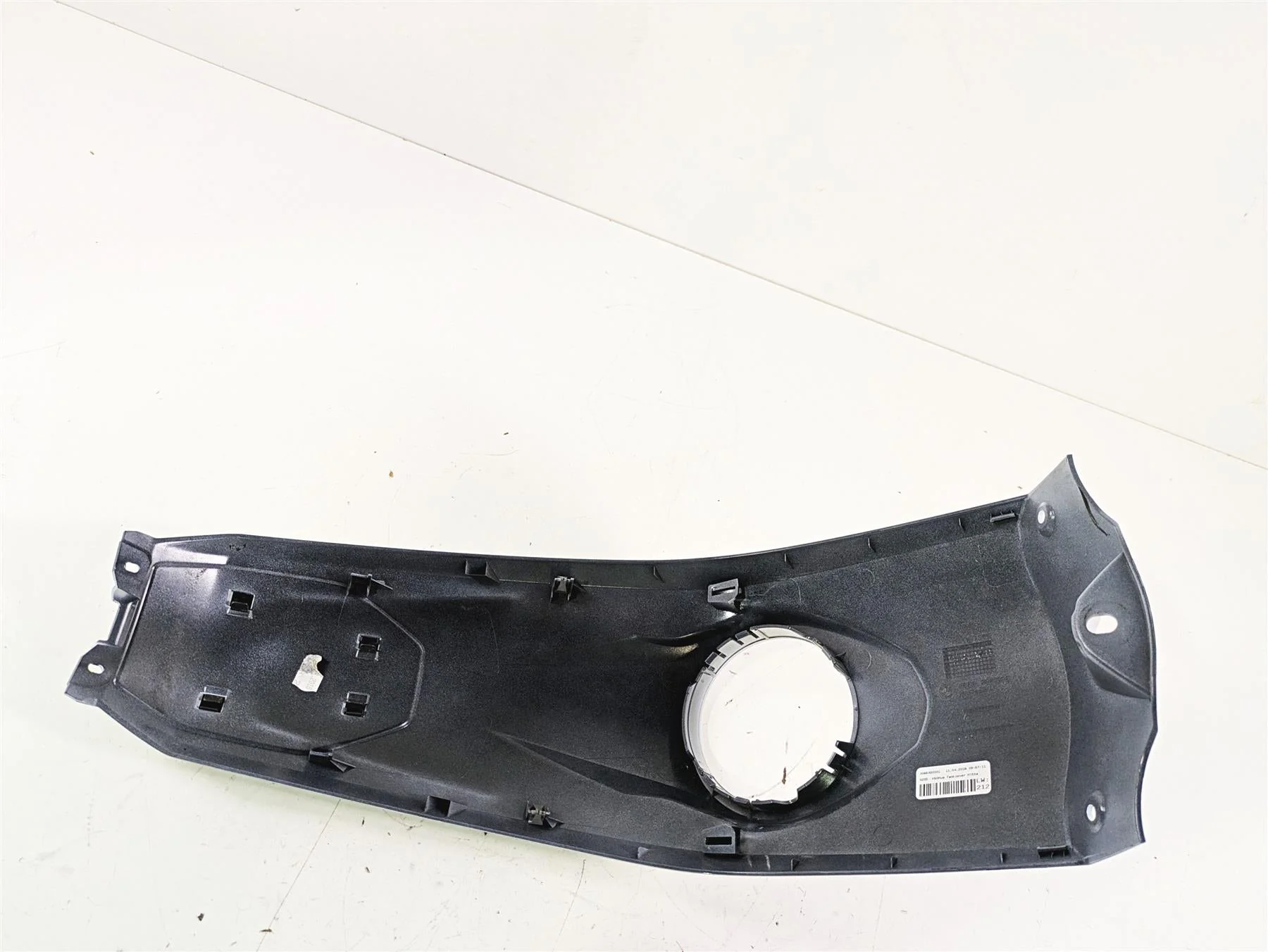 2018 BMW R1200GS GSW K50 Center Fuel Tank Cover Fairing 46638561399 - Image 5