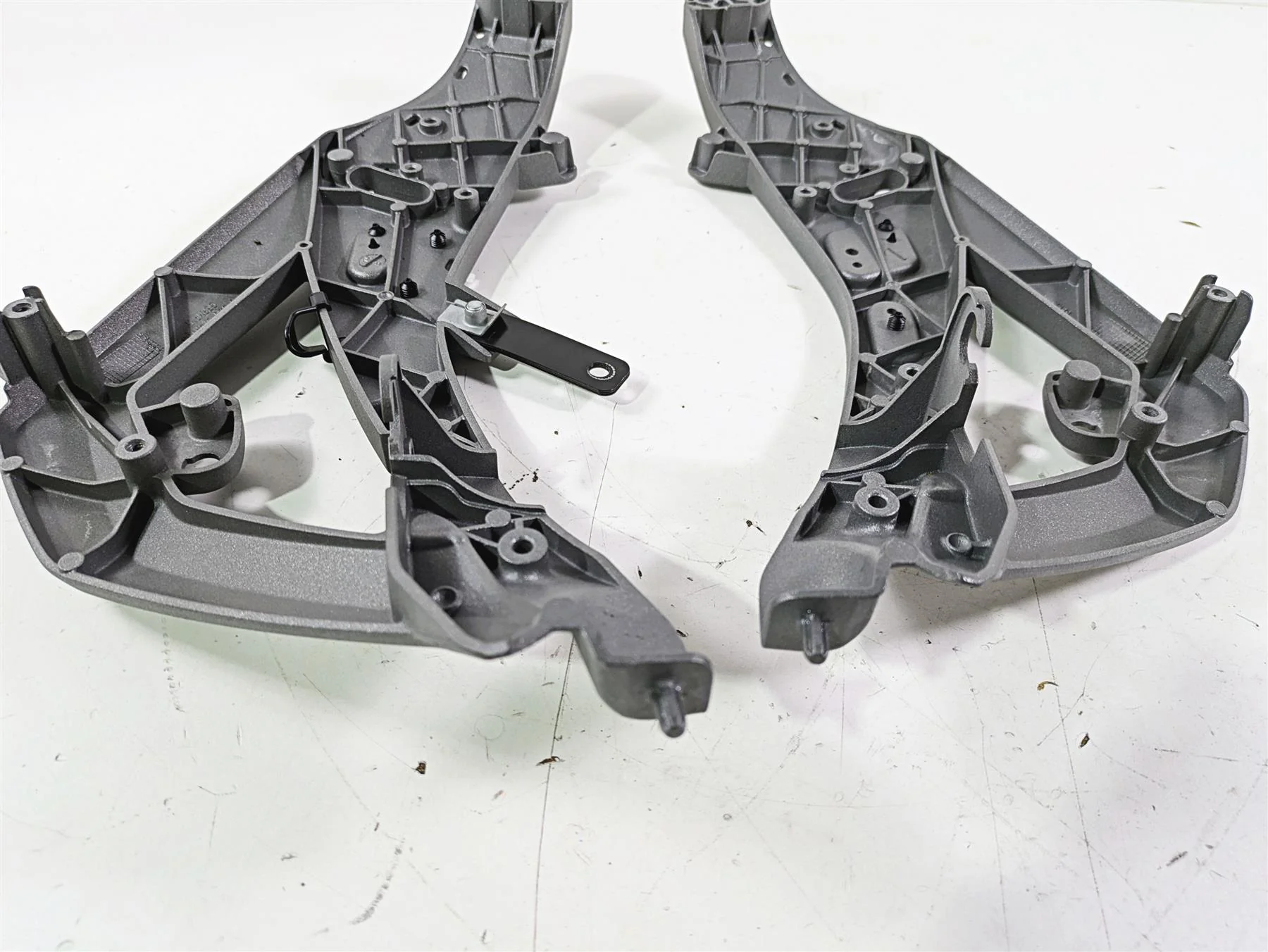 2018  BMW R1200GS GSW K50 Front Carrier Support Center Stay 46638528673 - Image 3
