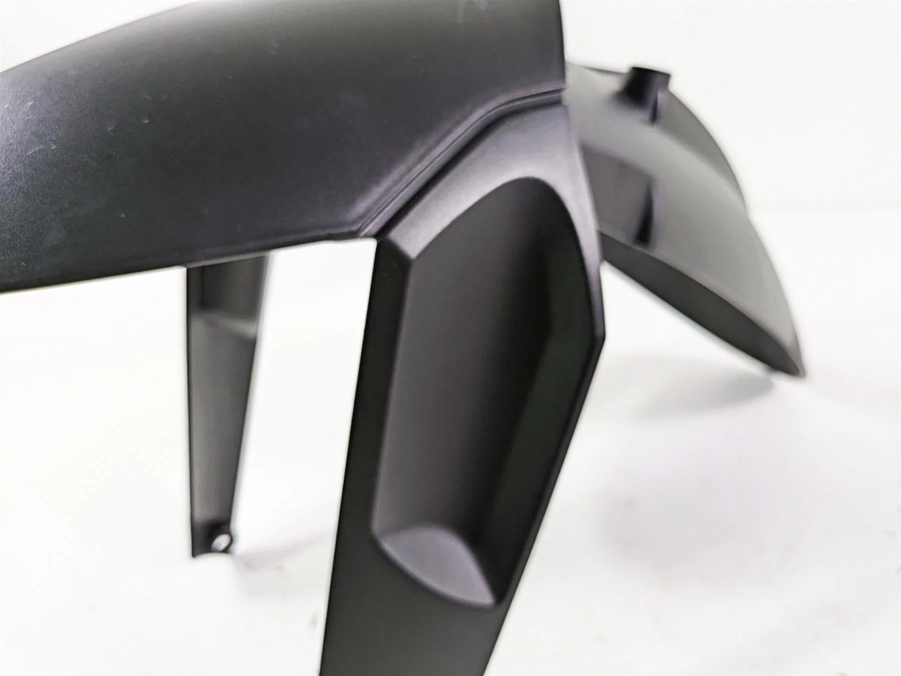 2018  BMW R1200GS GSW K50 Front Lower Fender Guard 46618532313 - Image 9