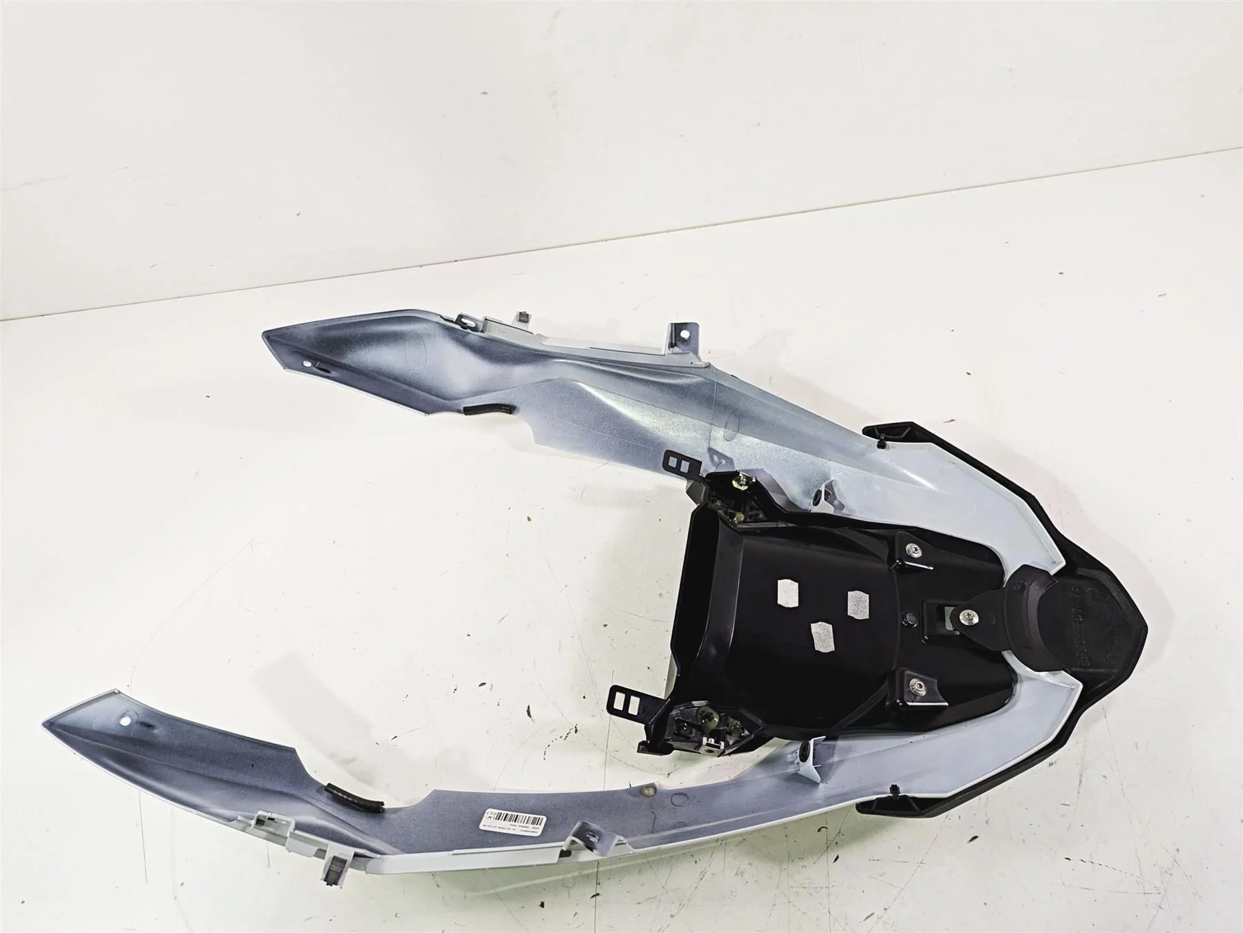 2018  BMW R1200GS GSW K50 Front Upper Fender 46618560646 - Image 4