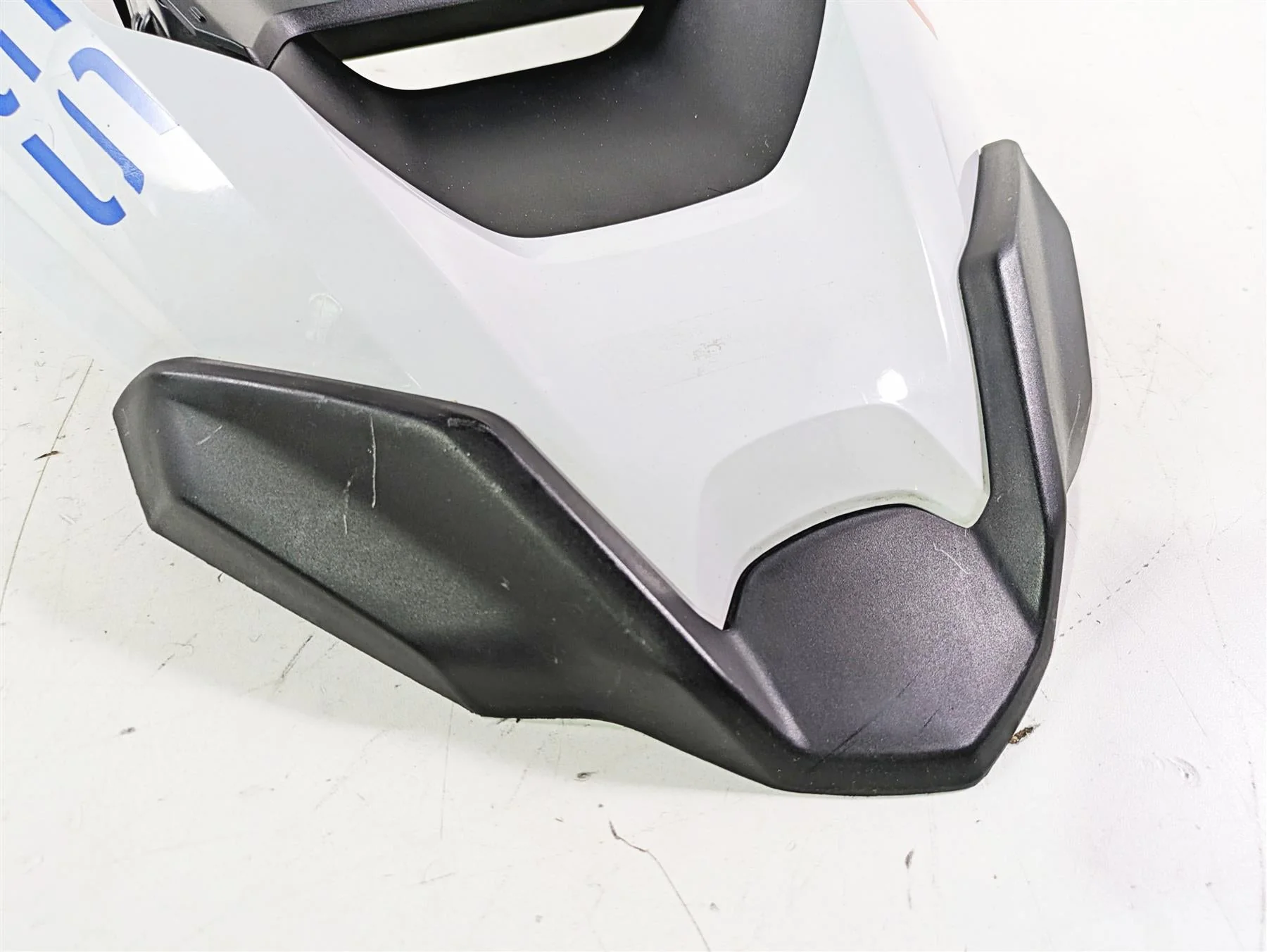 2018  BMW R1200GS GSW K50 Front Upper Fender 46618560646 - Image 8