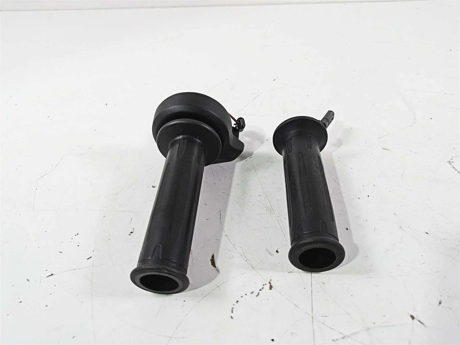 2018  BMW R1200GS GSW K50 Heated Hand Grip Set 61318552117 61318552120 - Image 2