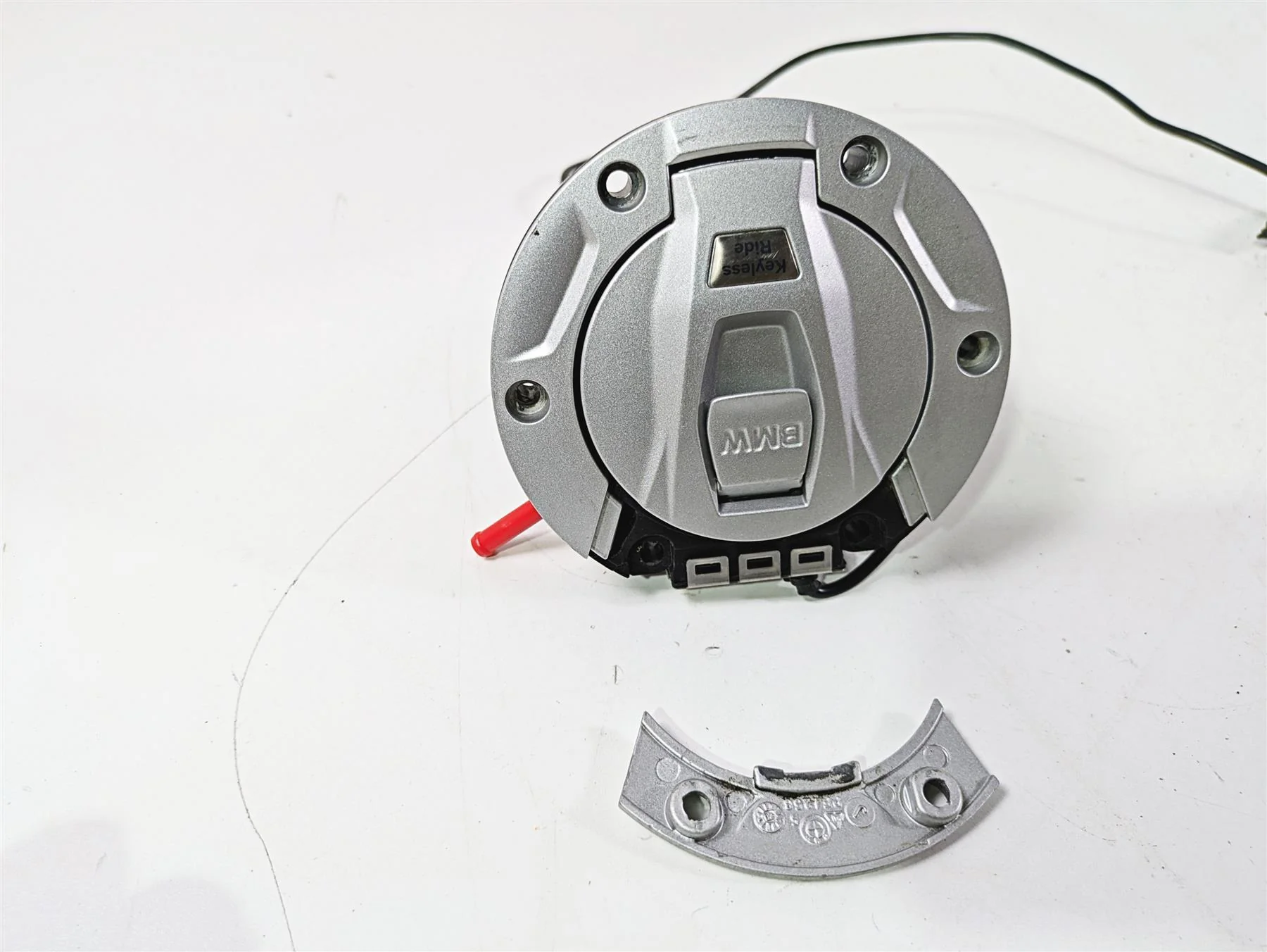 2018  BMW R1200GS GSW K50 Keyless Ride Fuel Gas Tank Cap 16118531632 - Image 7