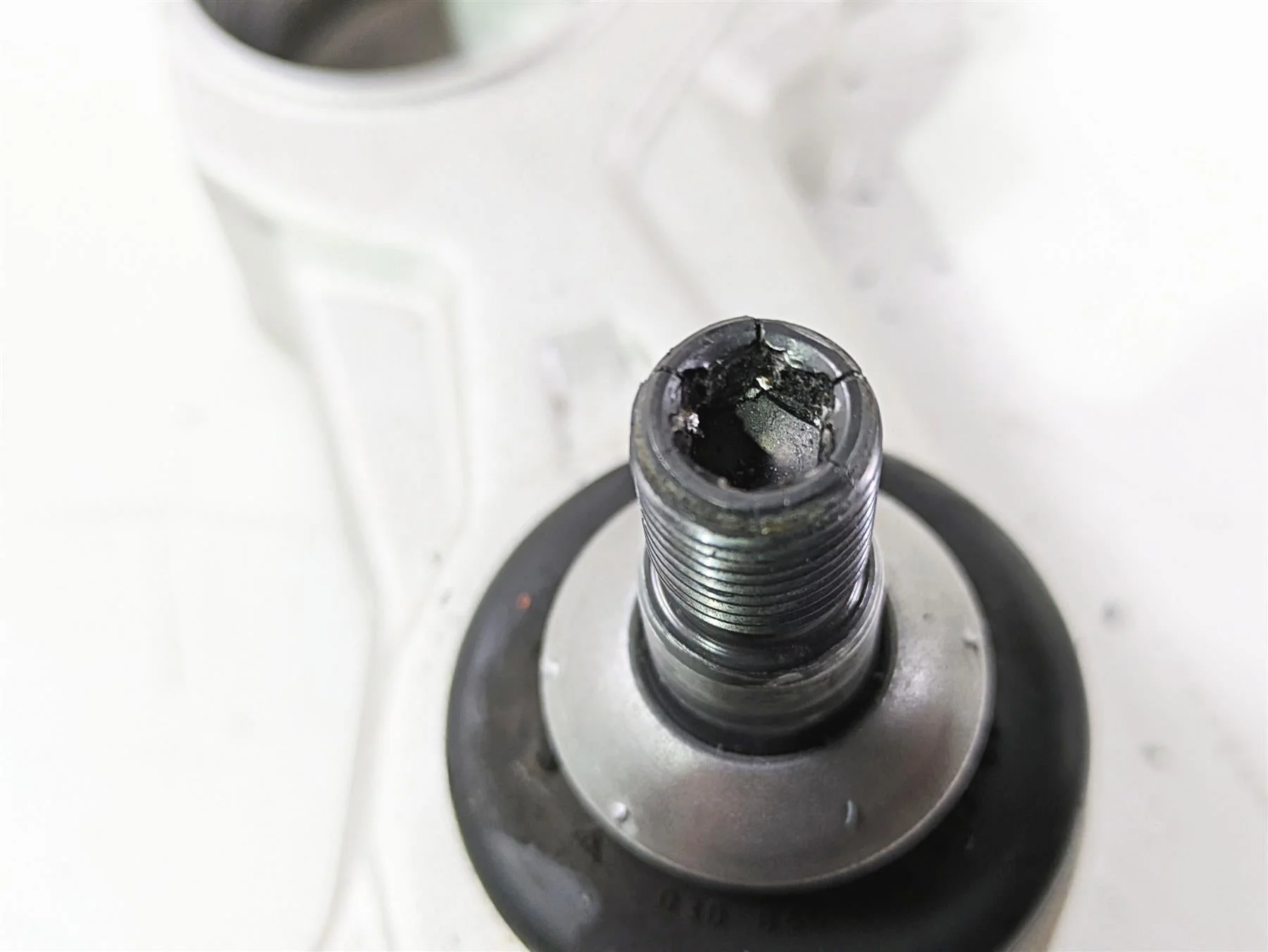 2018  BMW R1200GS GSW K50 Lower Triple Tree Ball Joint - Read 31429467888 - Image 11