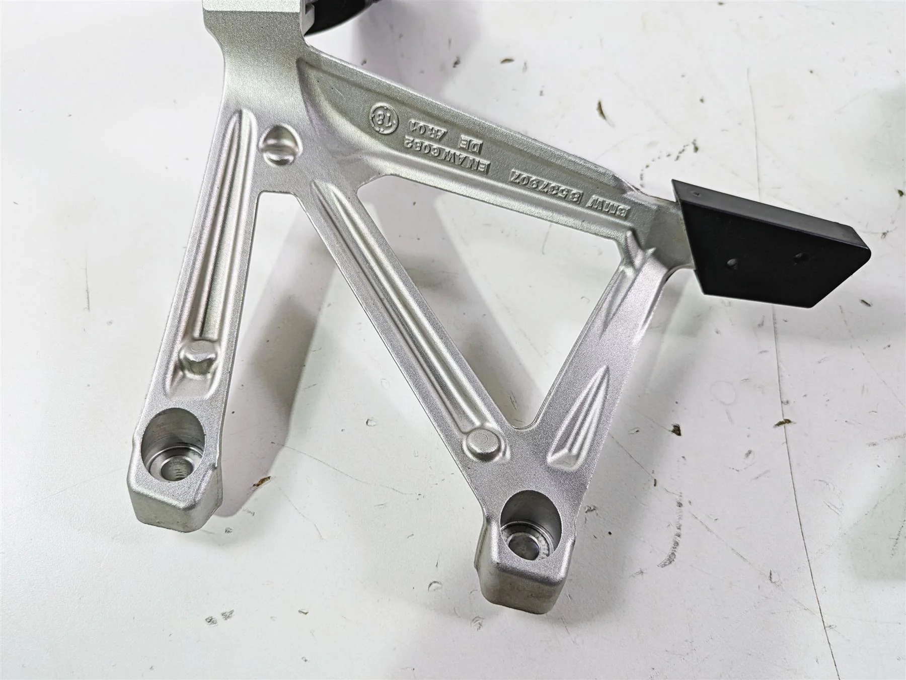 2018  BMW R1200GS GSW K50 Rear Passenger Footpeg Set 46718528793 46718528794 - Image 7