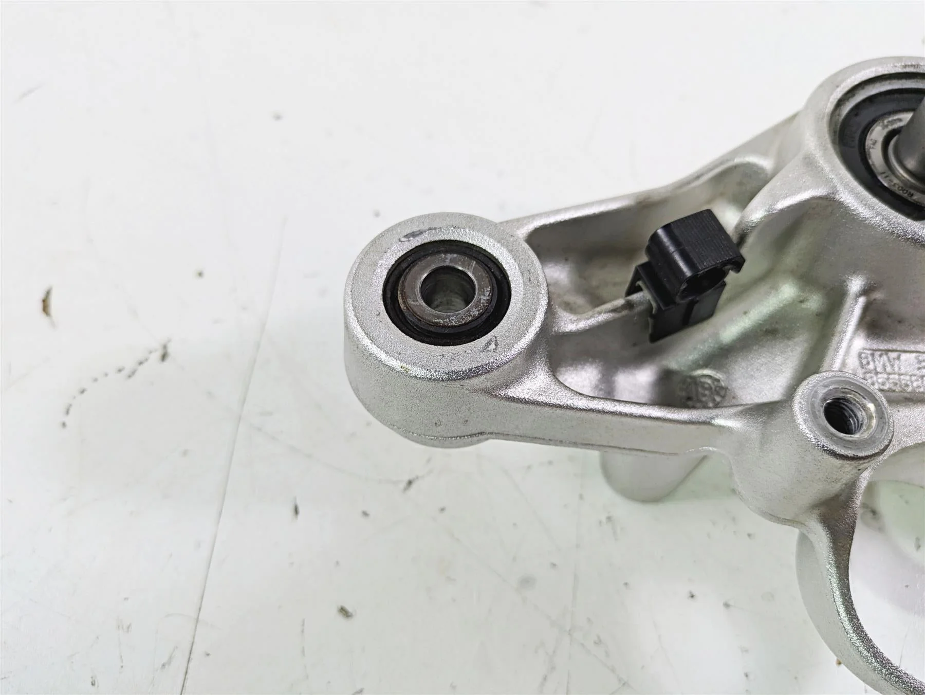 2018  BMW R1200GS GSW K50 Upper Triple Tree Steering Clamp 31428555849 - Image 11