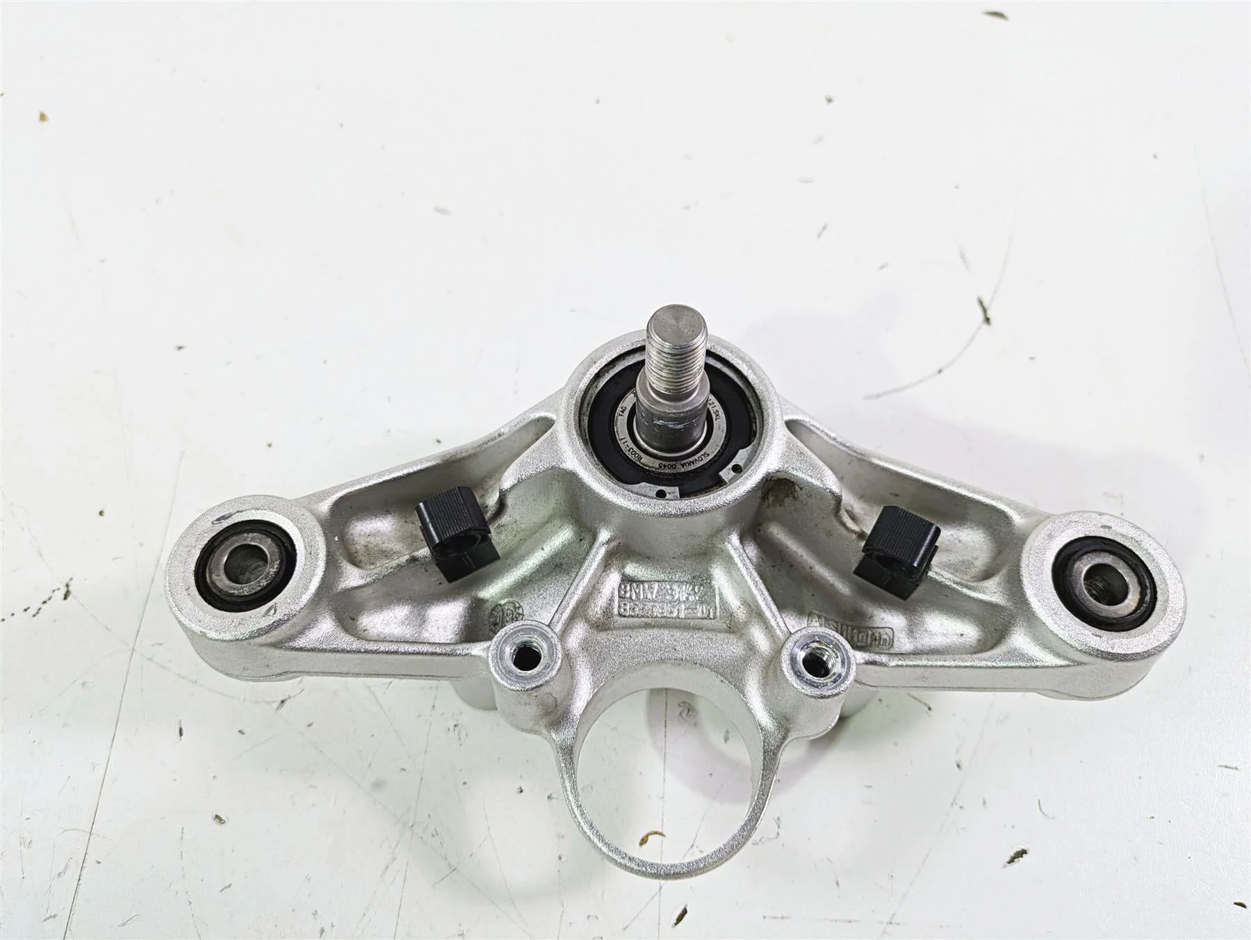 2018  BMW R1200GS GSW K50 Upper Triple Tree Steering Clamp 31428555849 - Image 9