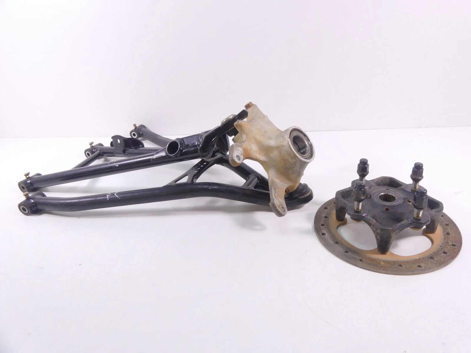 2018 Can Am Maverick X3 X DS Turbo R Front Left Control Arm Knee Assy 703501047 - Image 2