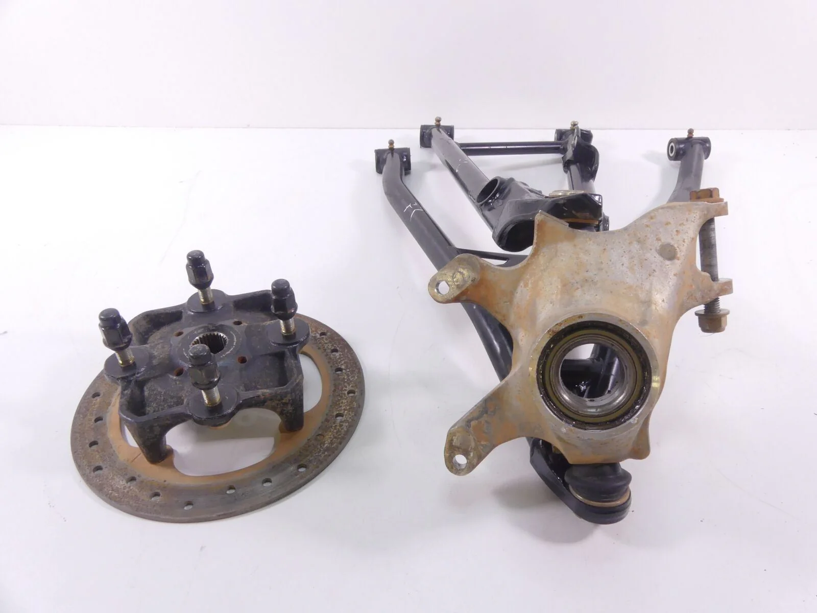 2018 Can Am Maverick X3 X DS Turbo R Front Left Control Arm Knee Assy 703501047 - Image 3