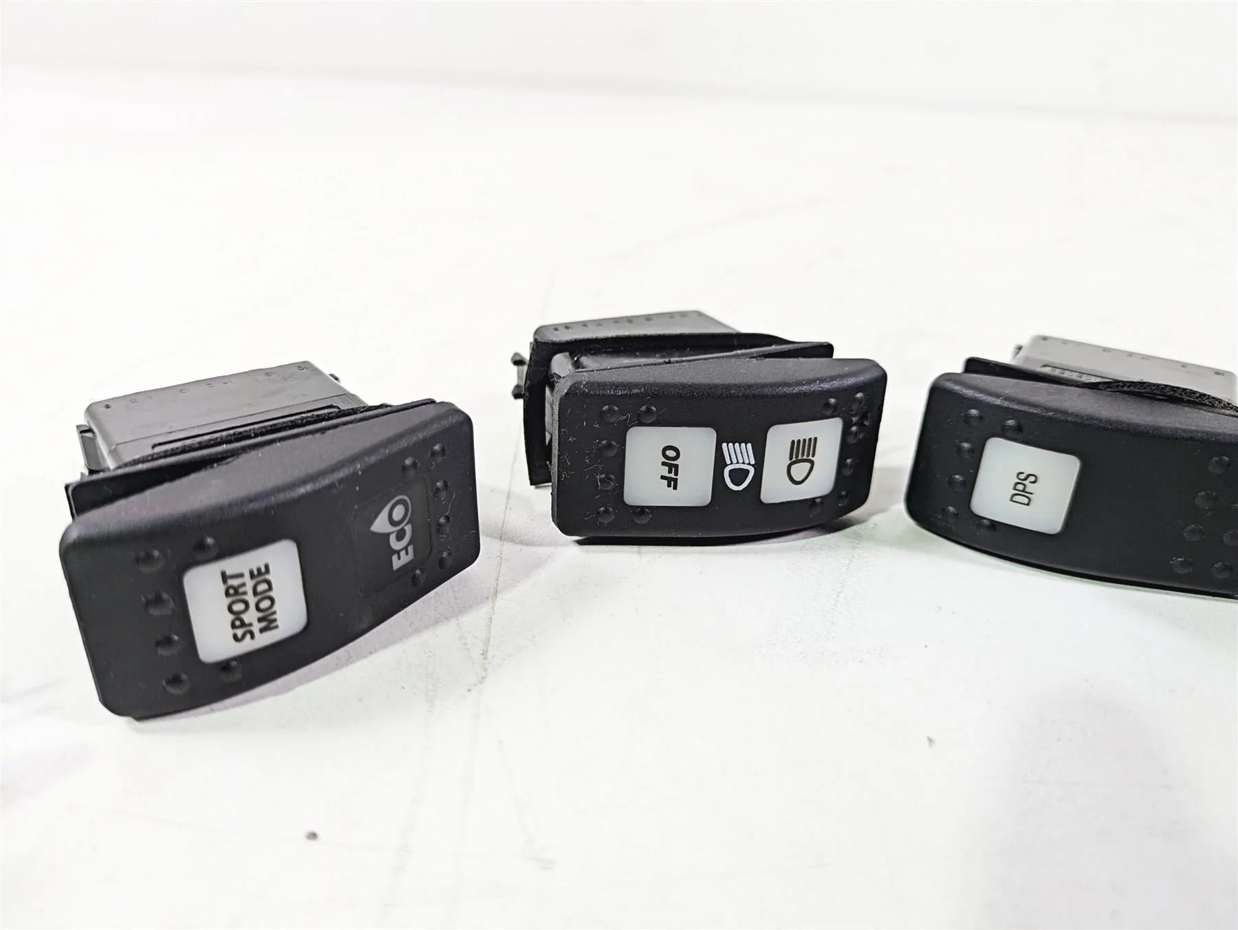 2018 Can Am Maverick X3 XRC Turbo R DPS Light Front Lock Switch 710004492 - Image 10