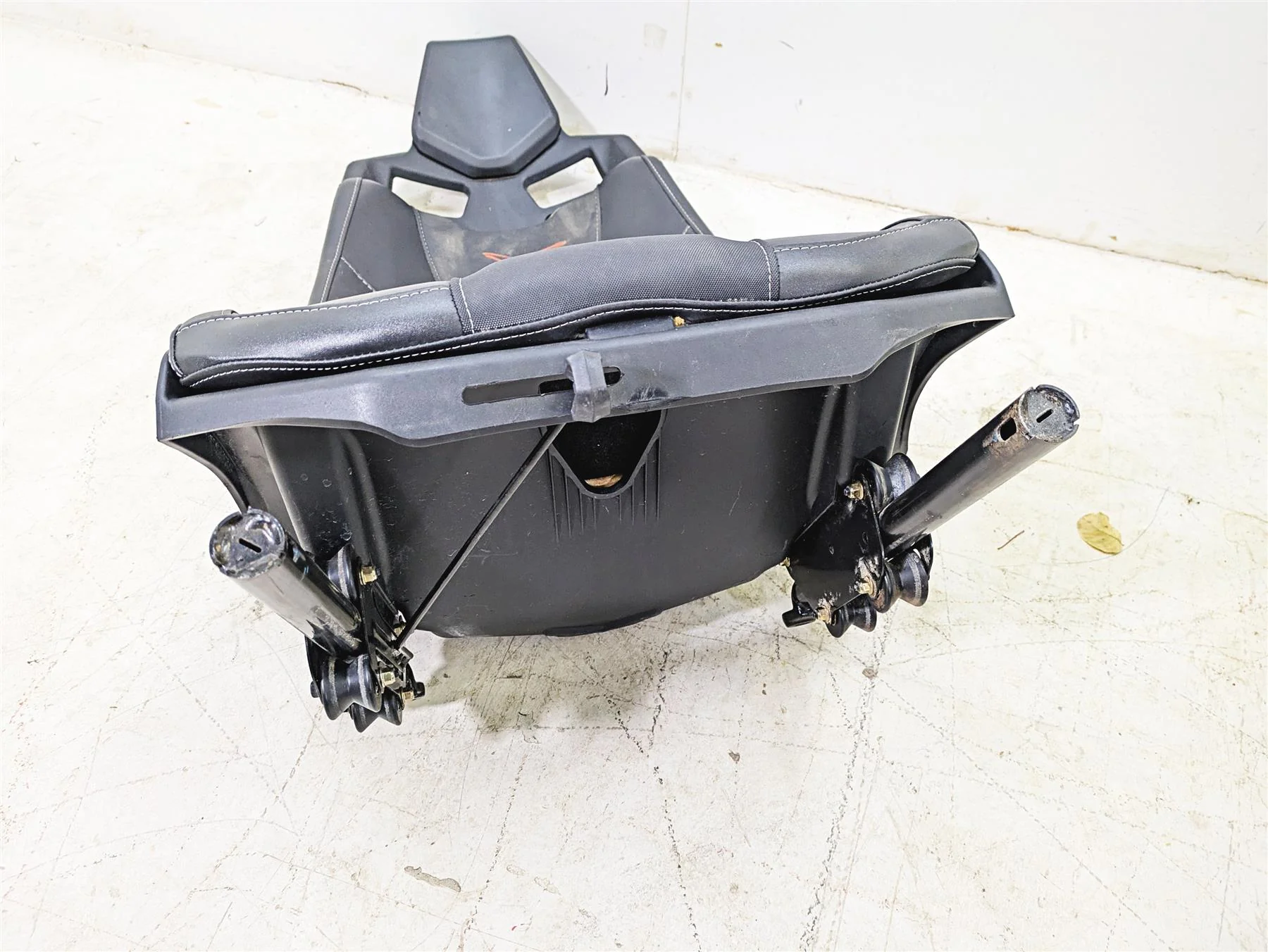 2018 Can Am Maverick X3 XRC Turbo R Driver Passenger Seat Set 708002065 - Image 9
