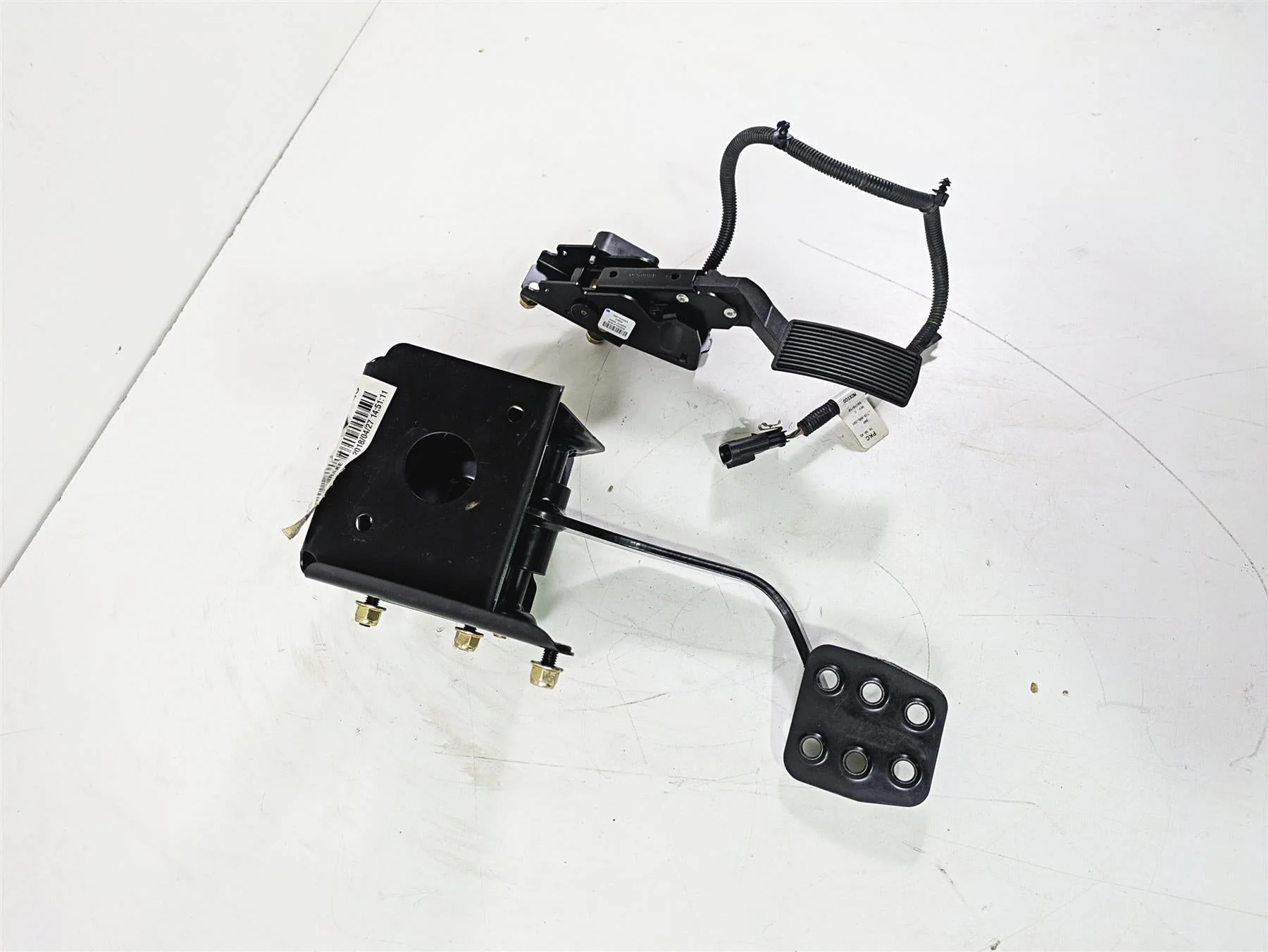 2018 Can Am Maverick X3 XRC Turbo R Foot Brake Accelerate Pedal Set 707001803 - Image 9