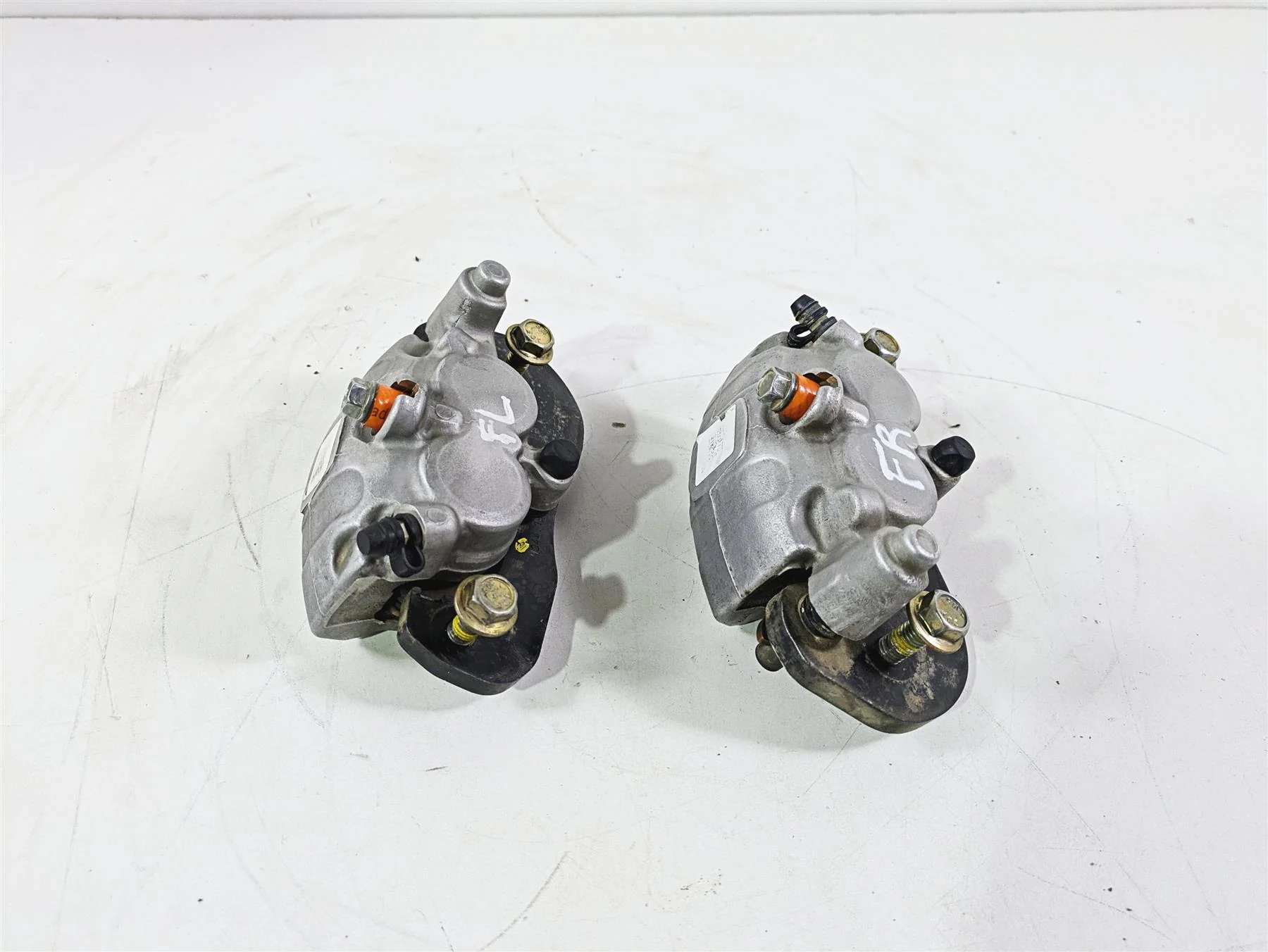 2018 Can Am Maverick X3 XRC Turbo R Front Brake Caliper Set 705601462 705601463 - Image 4