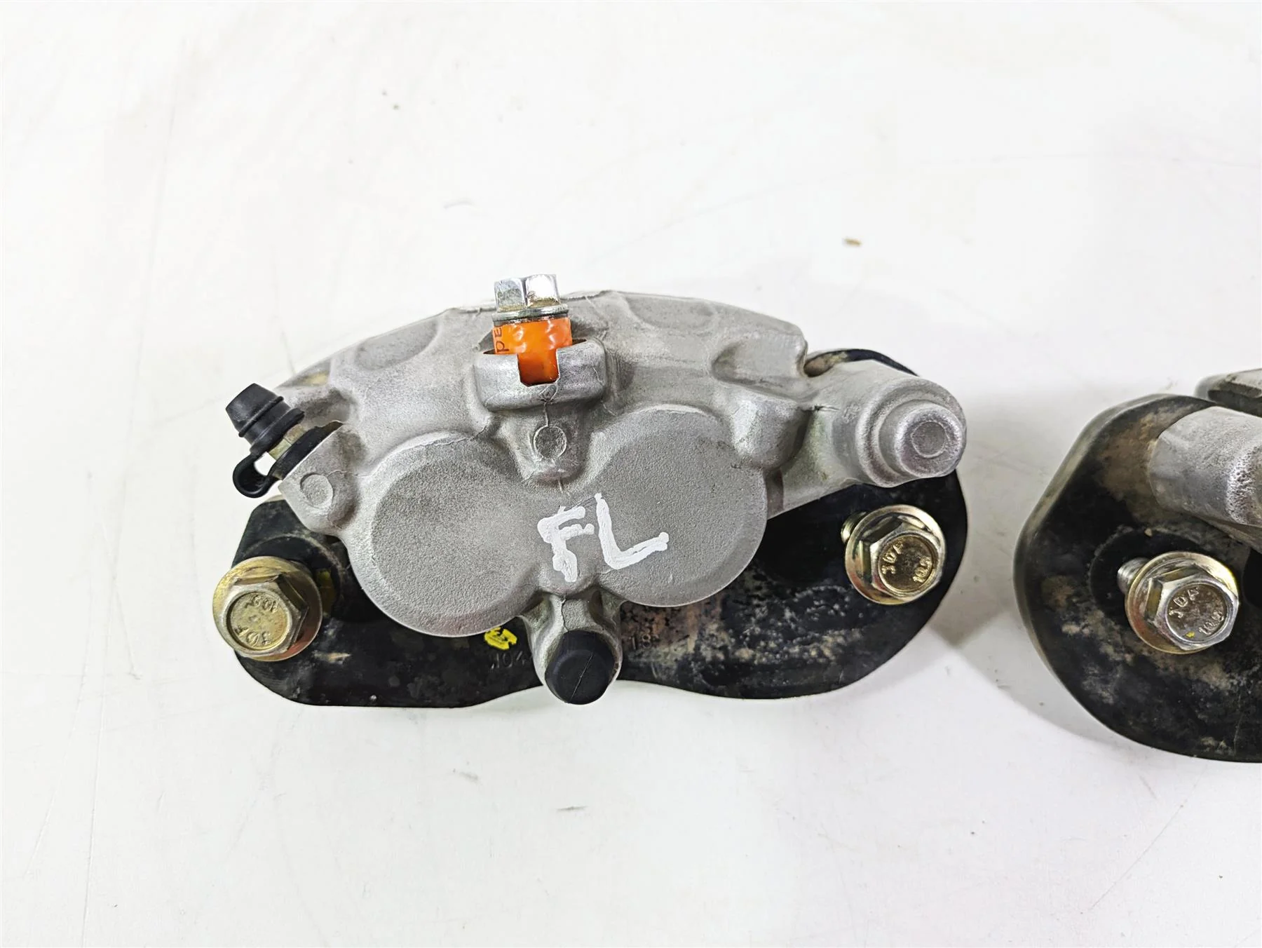 2018 Can Am Maverick X3 XRC Turbo R Front Brake Caliper Set 705601462 705601463 - Image 7