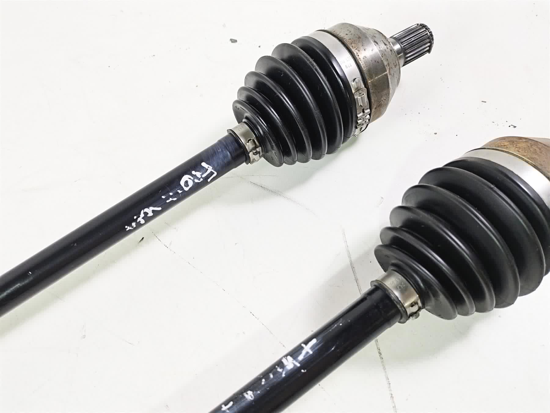 2018 Can Am Maverick X3 XRC Turbo R Front Drive Shaft Cv Axle Set 72" 705402048 - Image 4