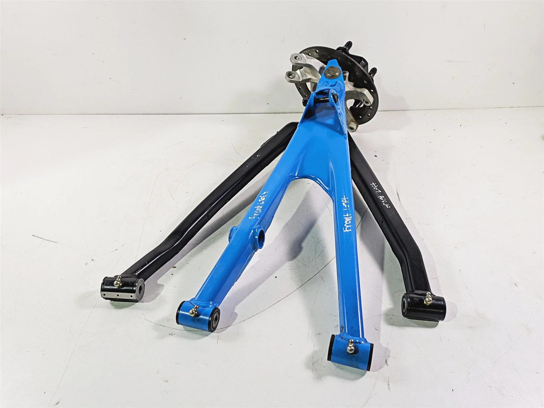 2018 Can Am Maverick X3 XRC Turbo R Front Left Knee Assembly 72" Blue 706203128 - Image 11