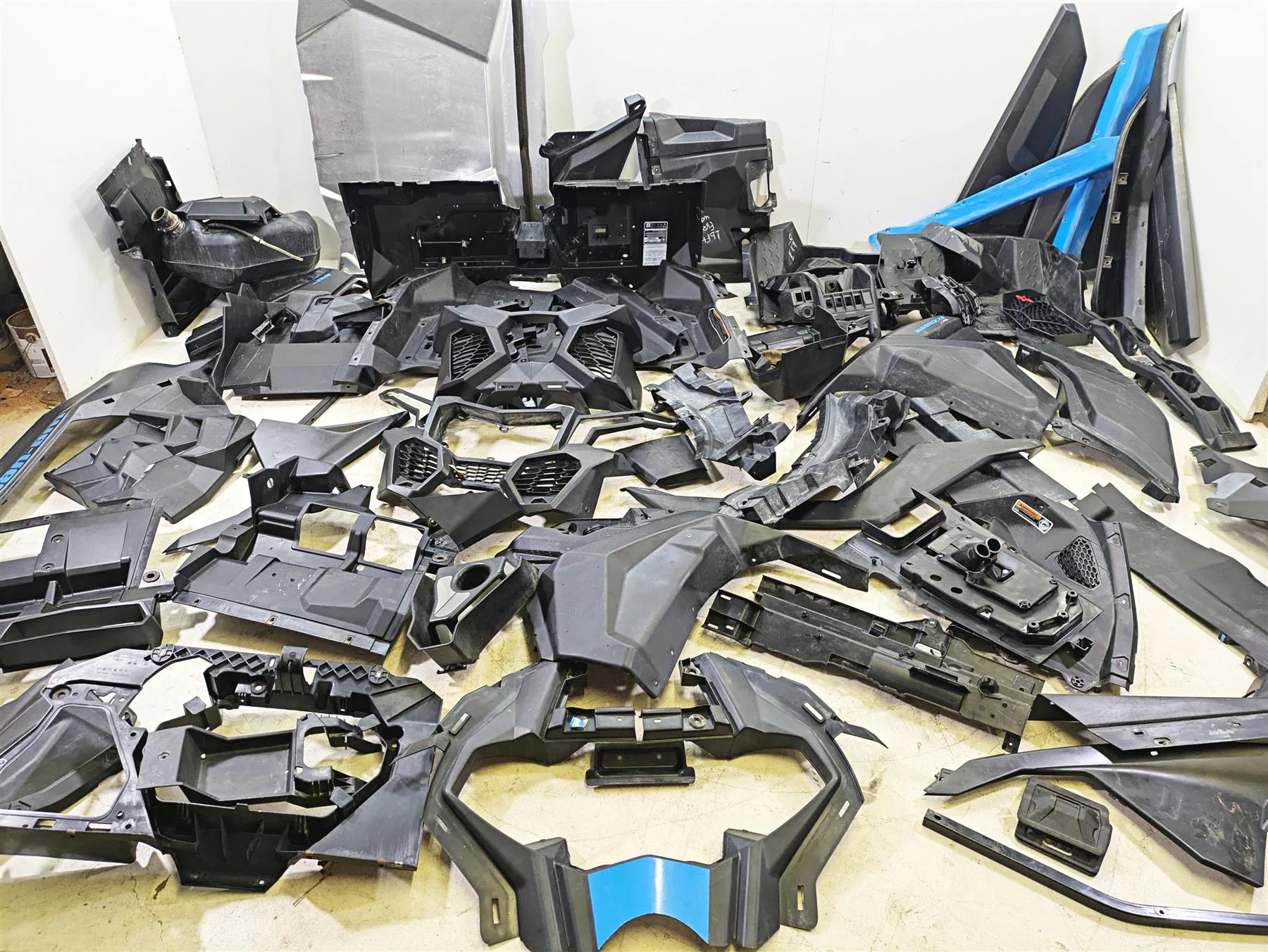 2018 Can Am Maverick X3 XRC Turbo R Plastic Fairing Panels Alu Top 715002900