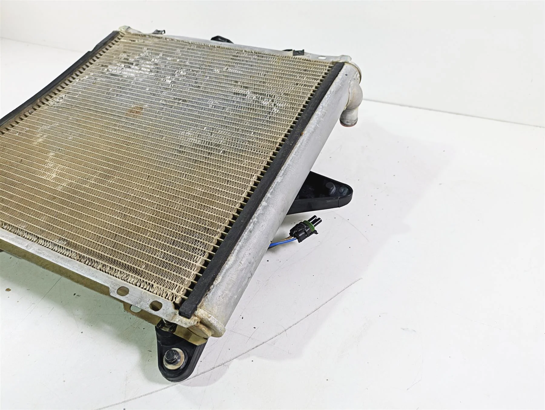 2018 Can Am Maverick X3 XRC Turbo R Radiator & Fan Set Dents- No Leaks 709200703 - Image 10
