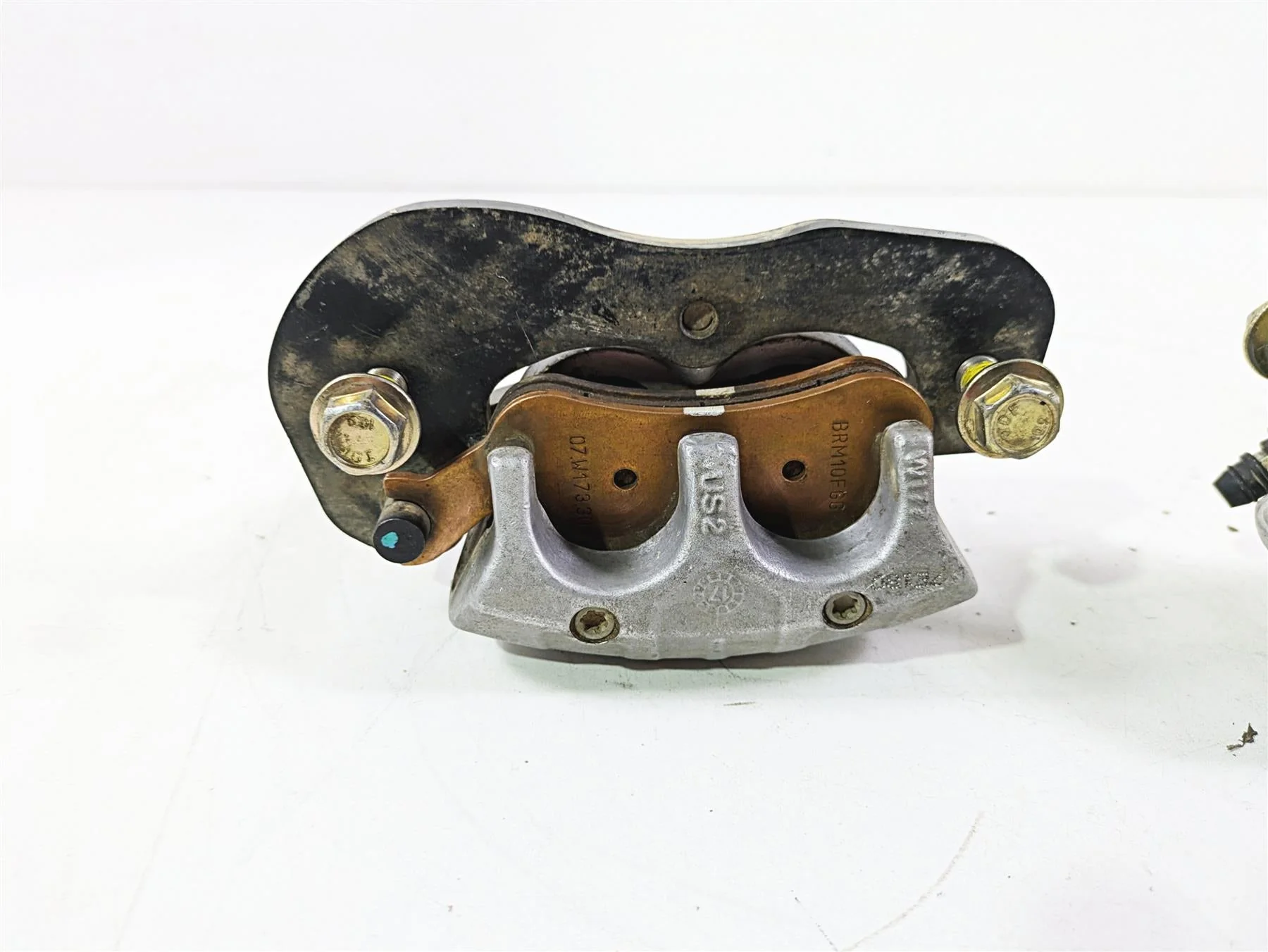2018 Can Am Maverick X3 XRC Turbo R Rear Brake Caliper Set 705601514 705601515 - Image 11
