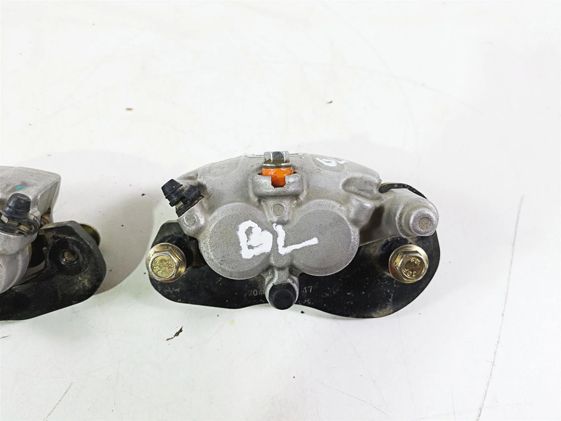 2018 Can Am Maverick X3 XRC Turbo R Rear Brake Caliper Set 705601514 705601515 - Image 5