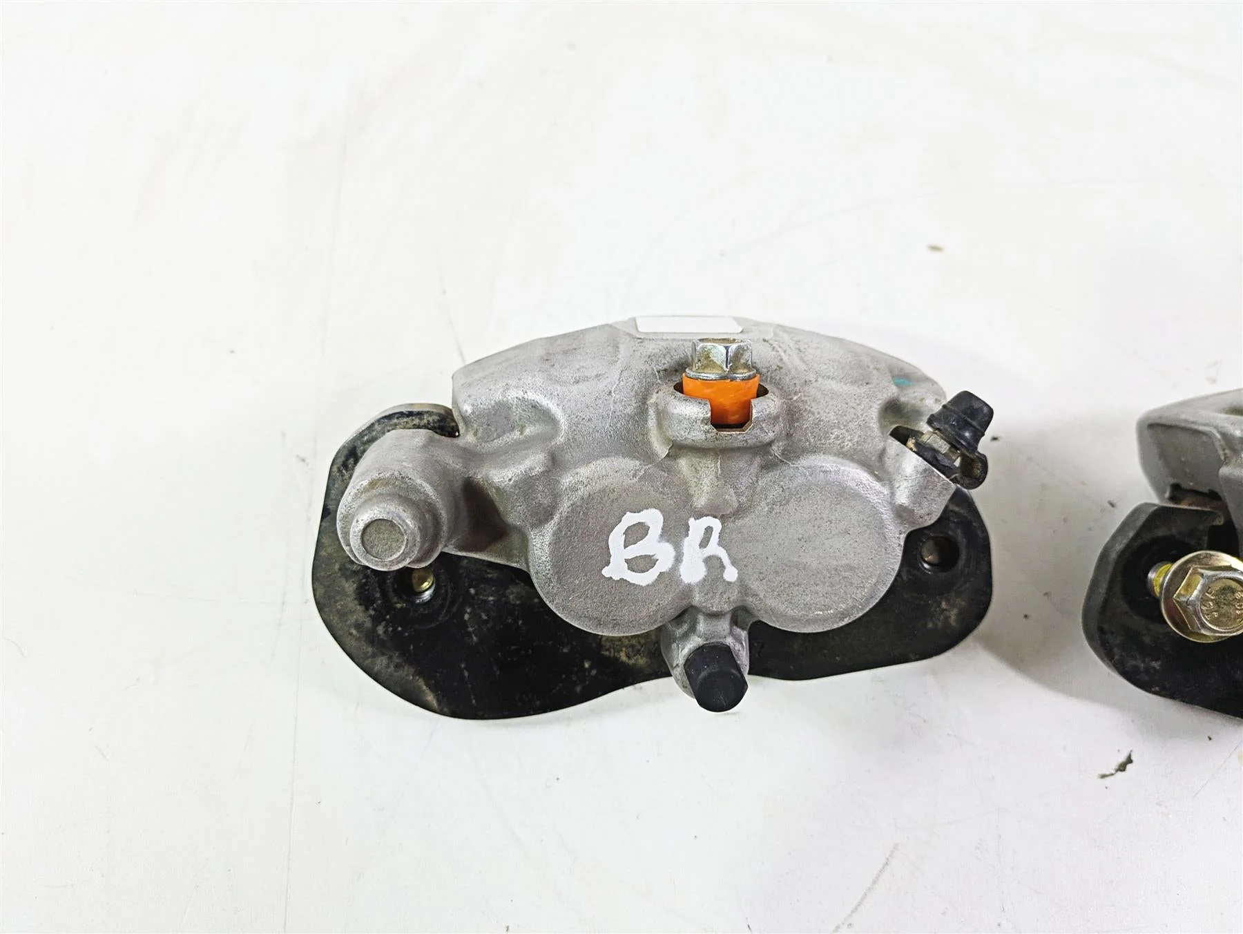 2018 Can Am Maverick X3 XRC Turbo R Rear Brake Caliper Set 705601514 705601515 - Image 6