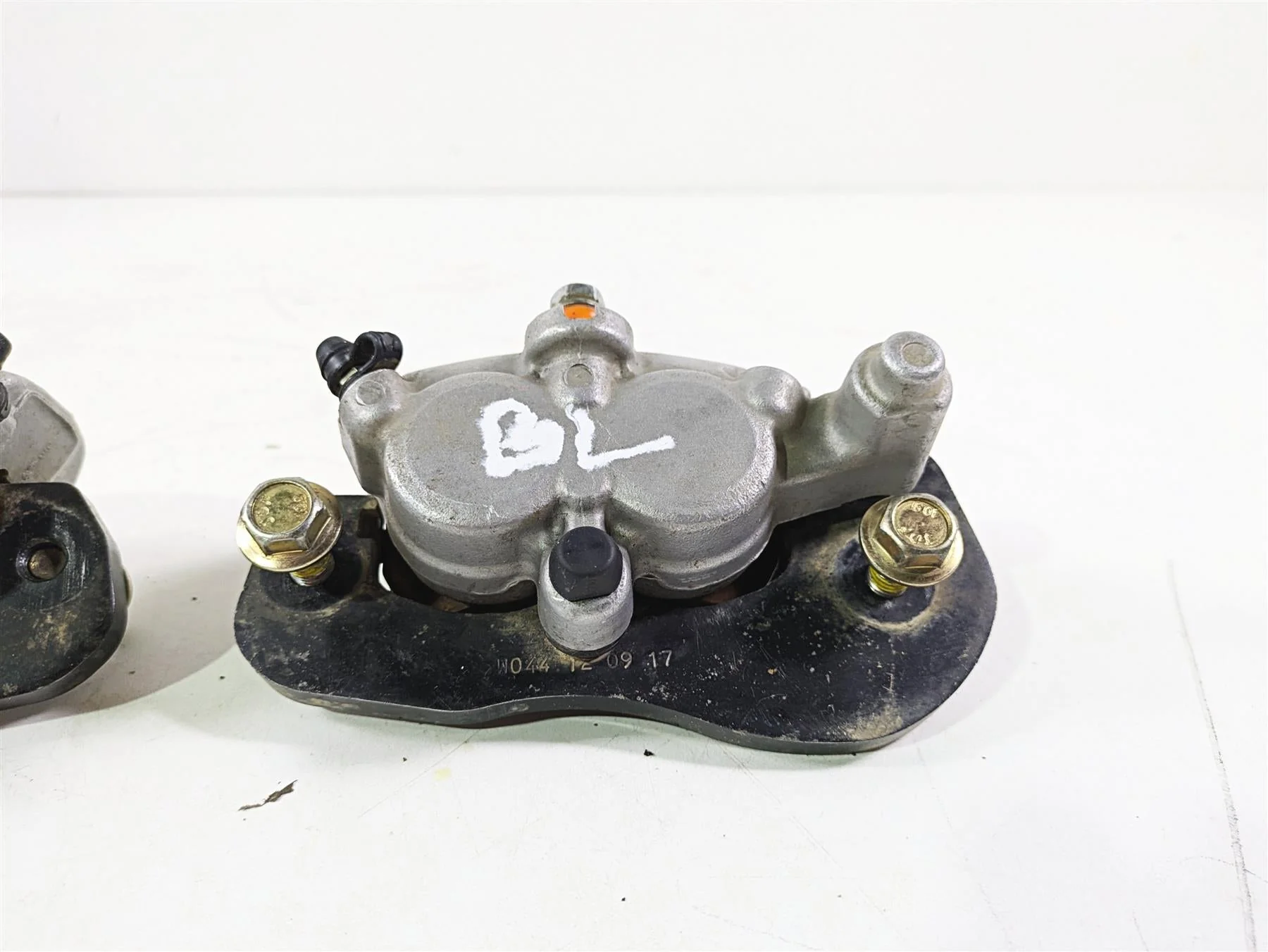 2018 Can Am Maverick X3 XRC Turbo R Rear Brake Caliper Set 705601514 705601515 - Image 8
