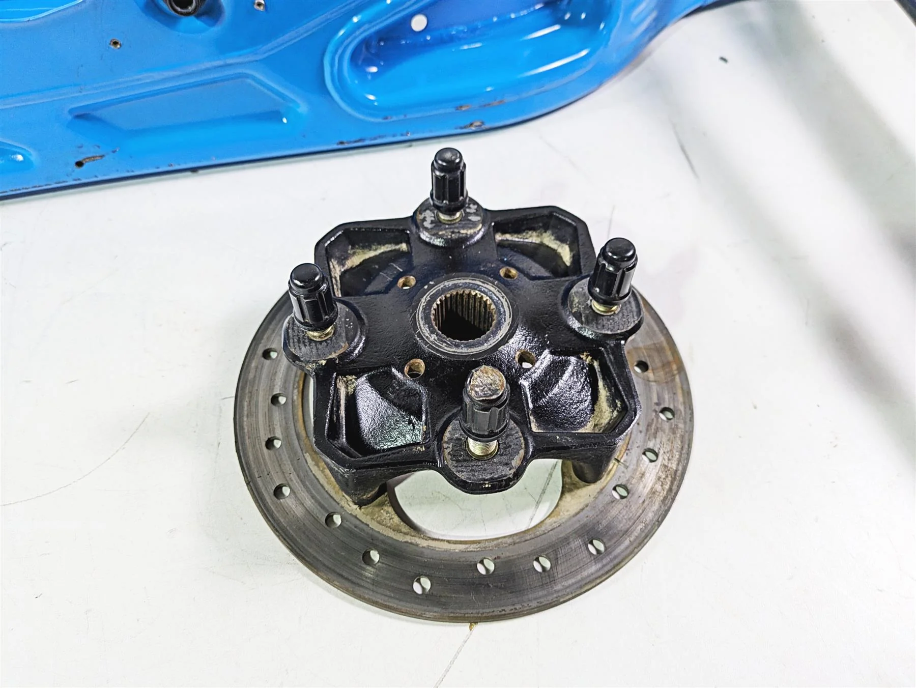 2018 Can Am Maverick X3 XRC Turbo R Rear Right Trailing Arm 72" Blue 706002956 - Image 4