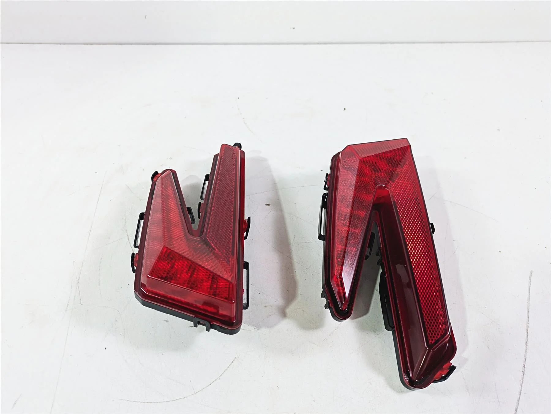 2018 Can Am Maverick X3 XRC Turbo R Taillight Tail Brake Light Set 710004743 - Image 3