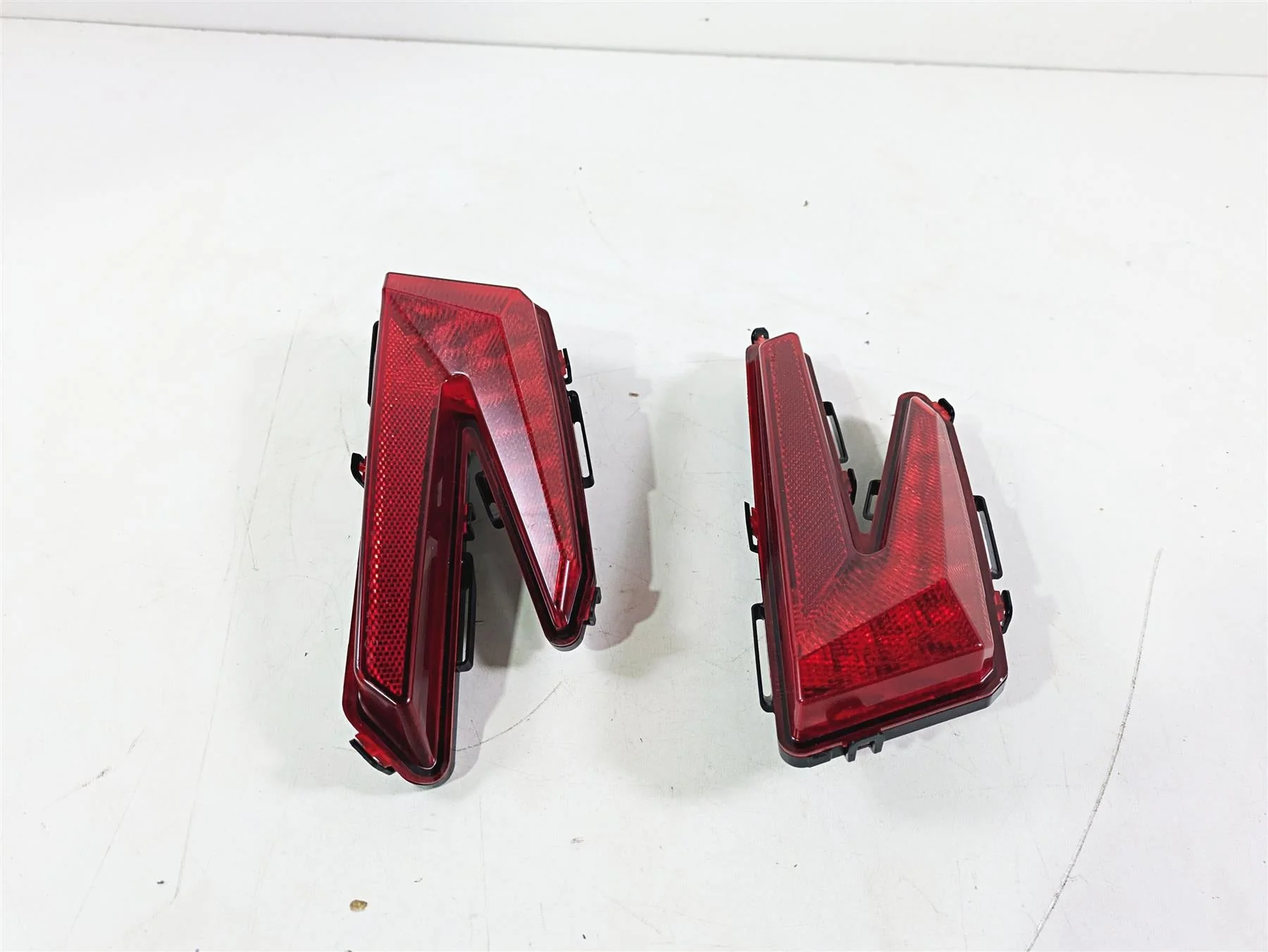 2018 Can Am Maverick X3 XRC Turbo R Taillight Tail Brake Light Set 710004743 - Image 5