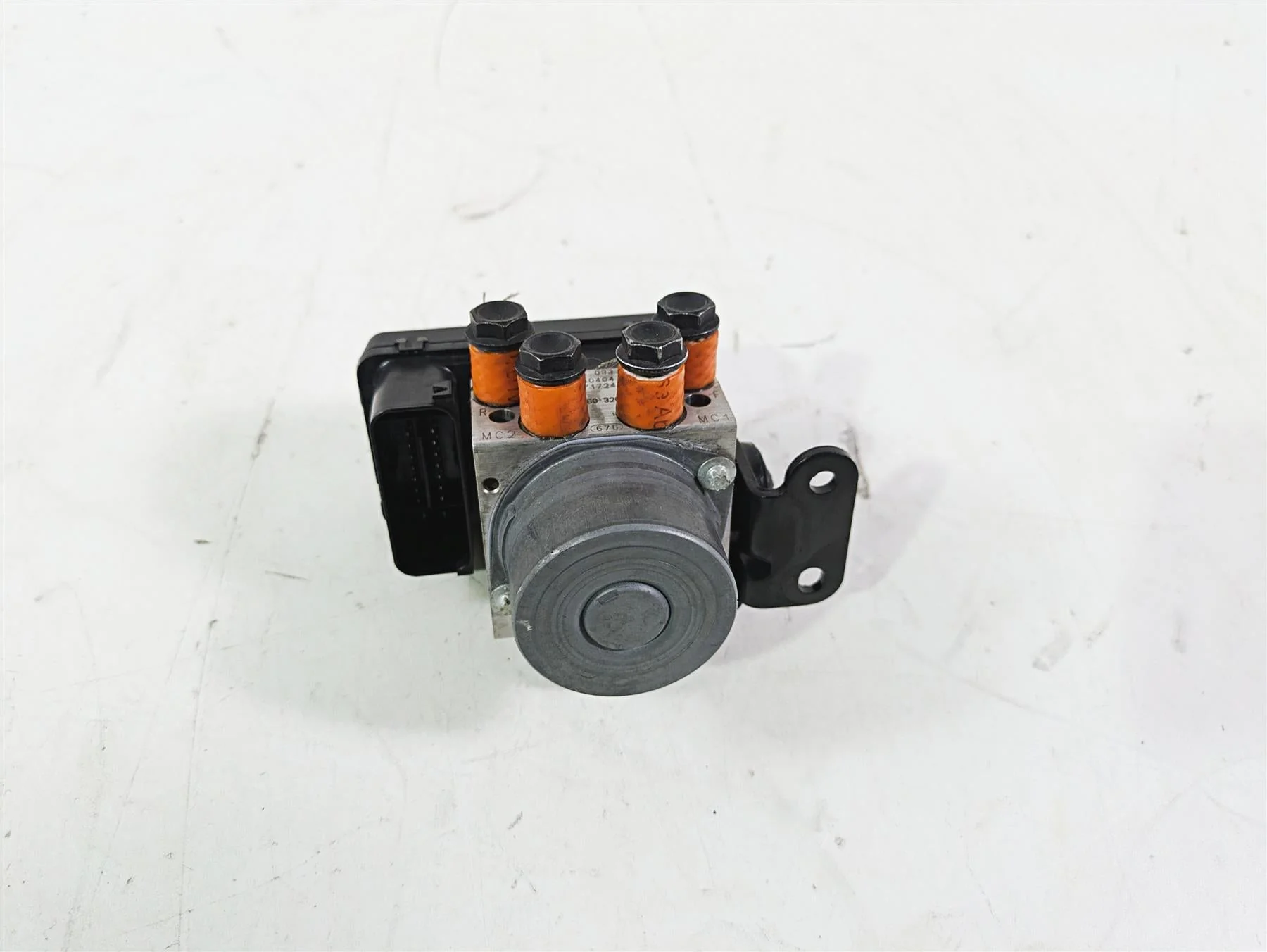 2018 Ducati Hypermotard 939 SP Abs Brake Pump Module Unit 54240402A - Image 3
