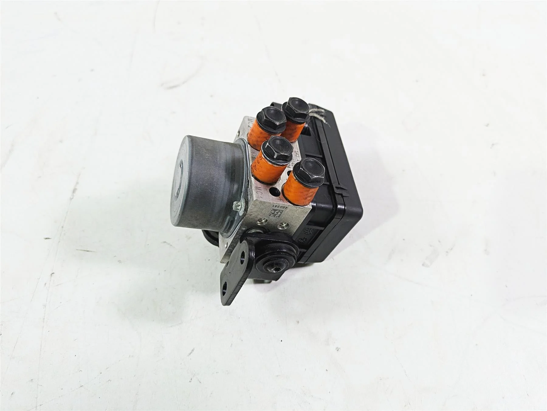 2018 Ducati Hypermotard 939 SP Abs Brake Pump Module Unit 54240402A - Image 4