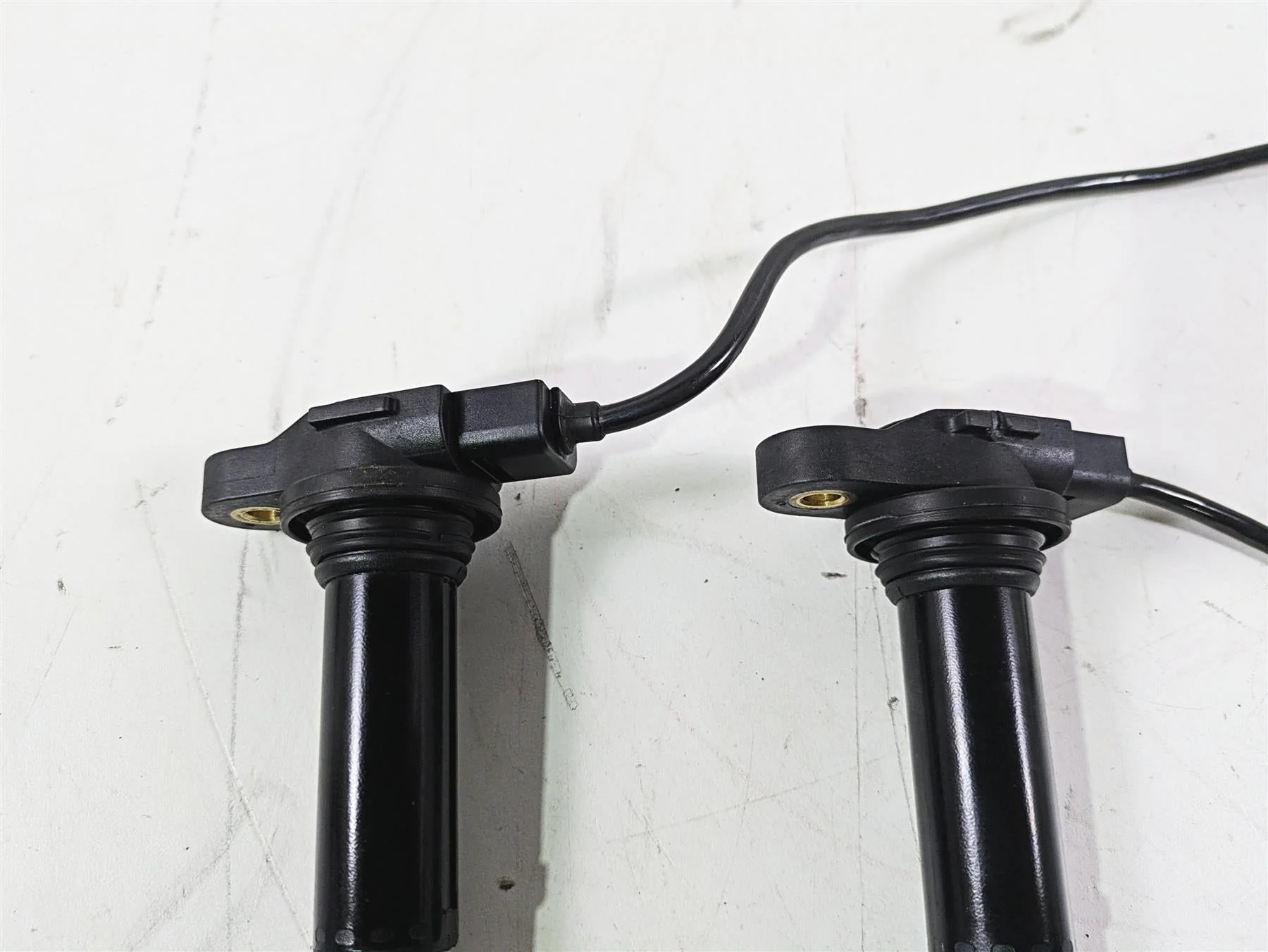 2018 Ducati Hypermotard 939 SP Beru Ignition Coil Set 38010145B - Image 4