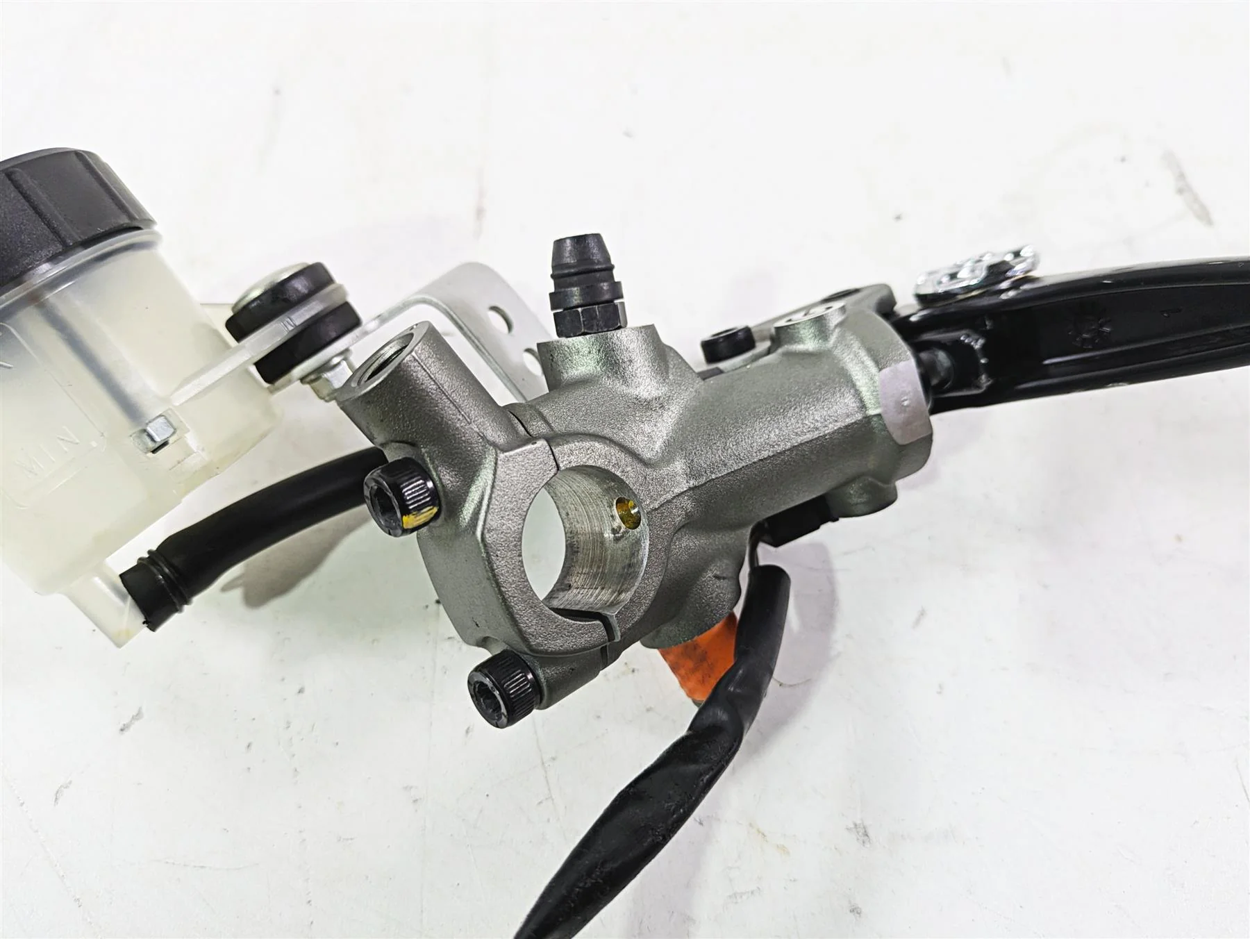 2018 Ducati Hypermotard 939 SP Brembo Front Radial Brake Master Cylin 62440821A - Image 9