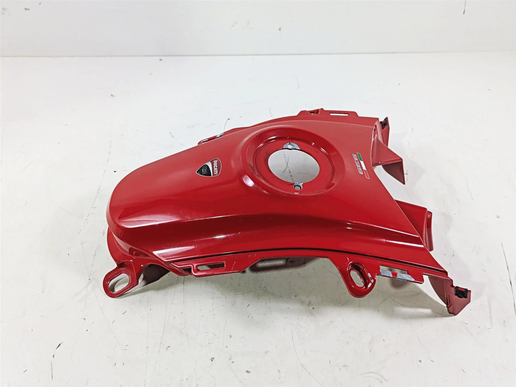 2018 Ducati Hypermotard 939 SP Center Tank Fairing Cover 480P5672E - Image 3