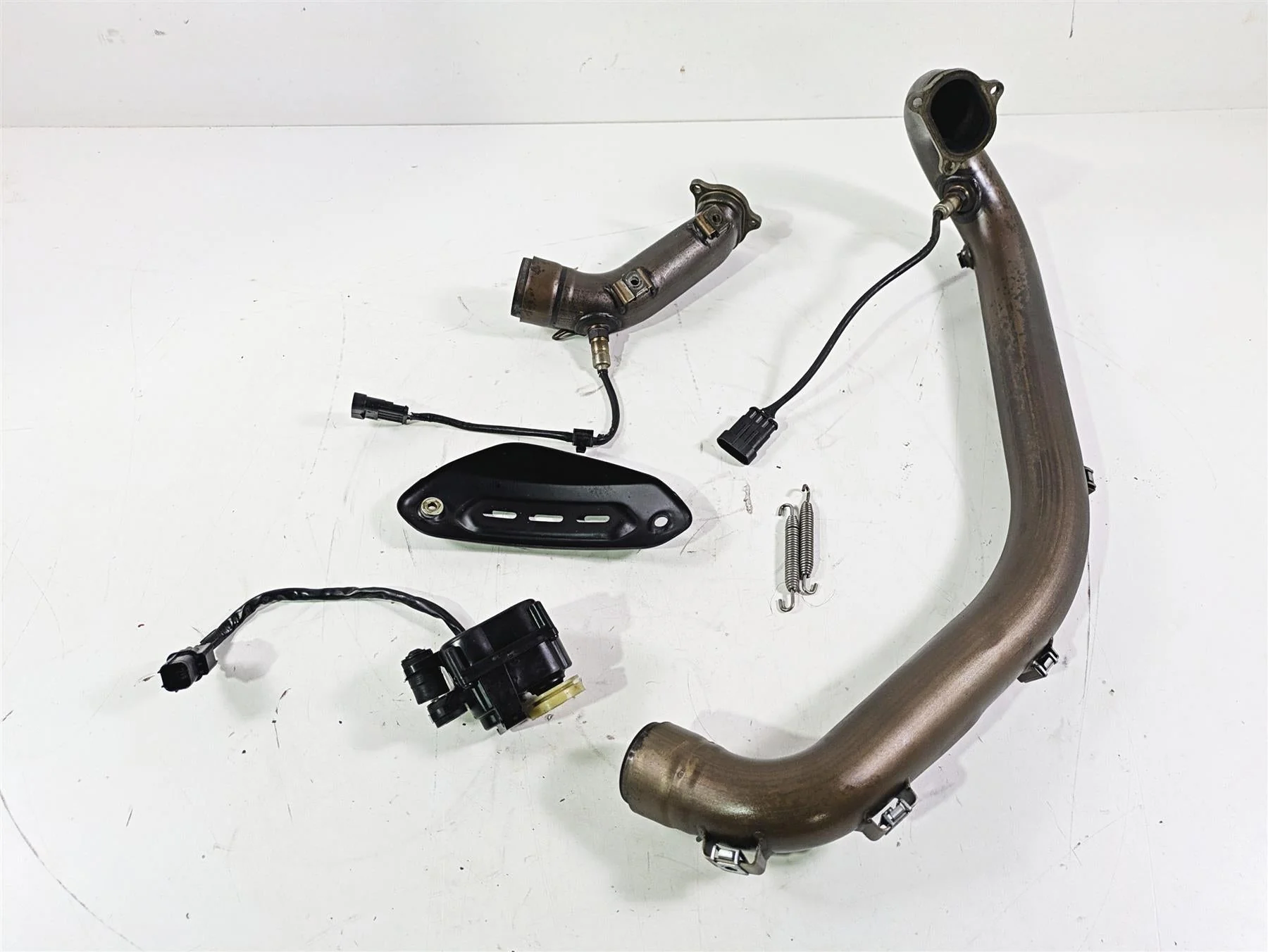 2018 Ducati Hypermotard 939 SP Exhaust Header & Servo Motor 57013292B 59340393A - Image 2