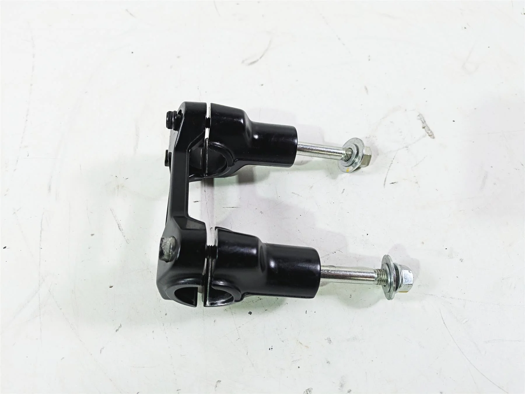 2018 Ducati Hypermotard 939 SP Handlebar Riser Holder Set 36011451AA - Image 3