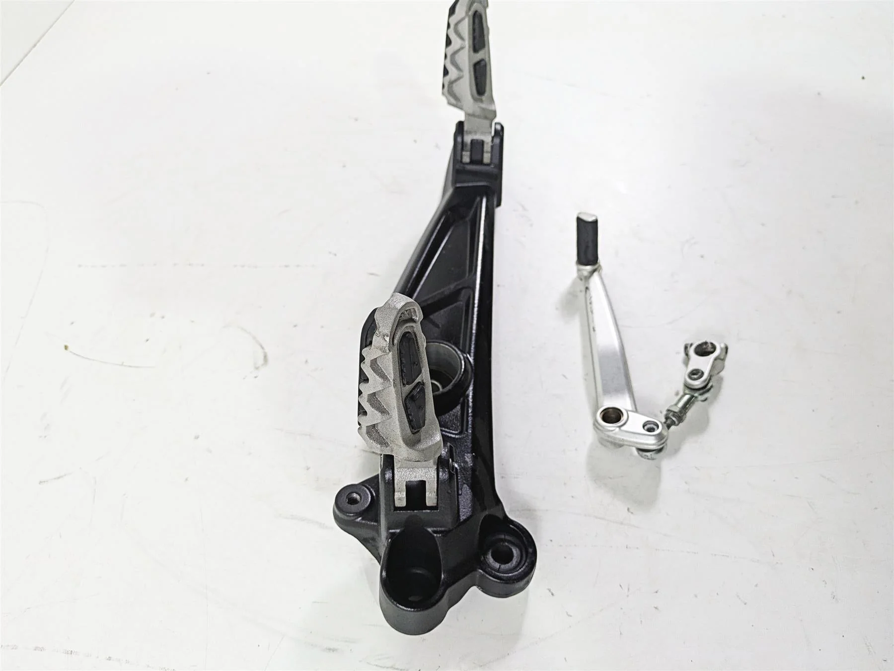 2018 Ducati Hypermotard 939 SP Left Foot Pegs & Mount & Shifter 82412111AA - Image 3