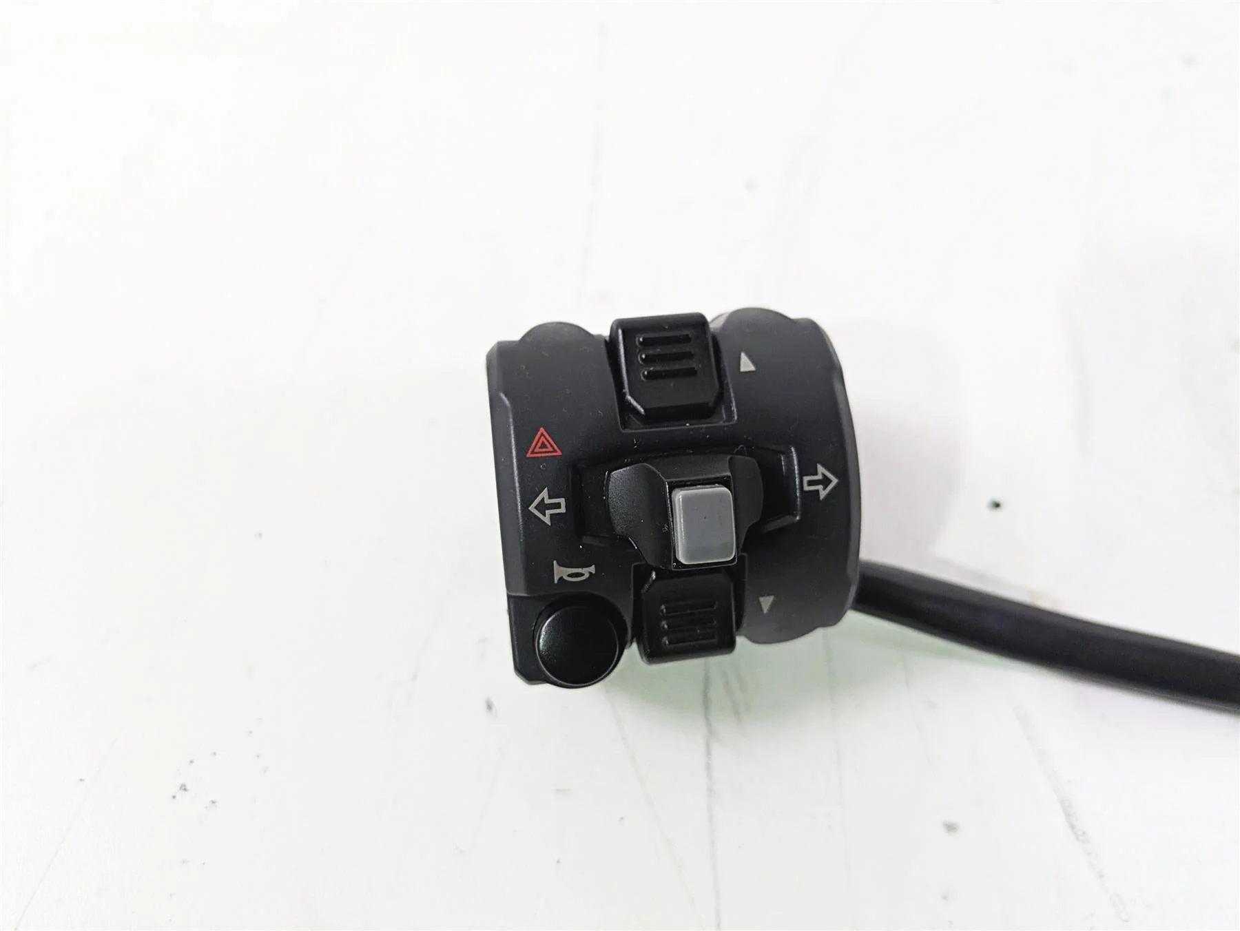 2018 Ducati Hypermotard 939 SP Left Hand Light Control Switch 65110142A - Image 7