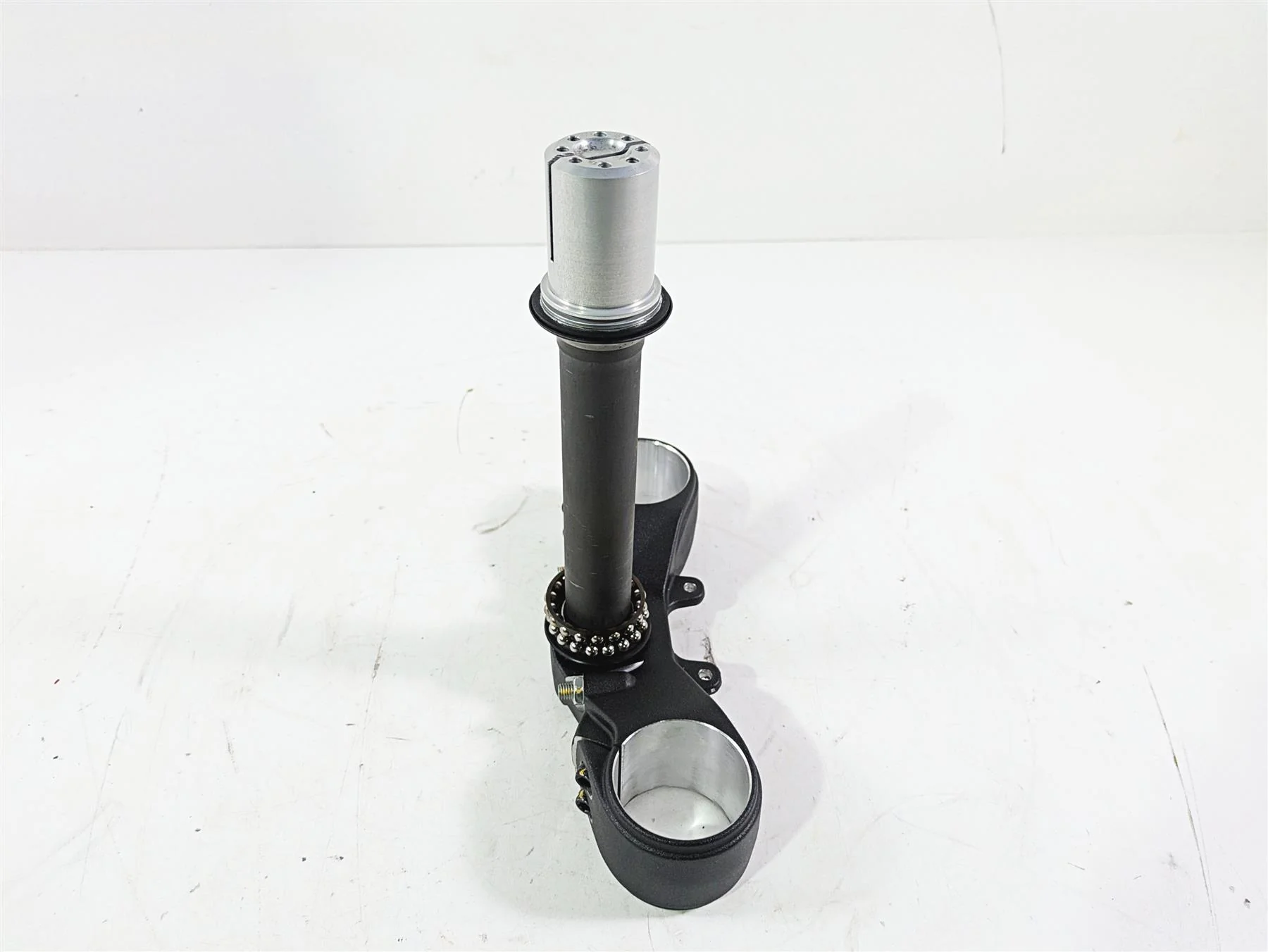 2018 Ducati Hypermotard 939 SP Lower Triple Tree 58mm For Ohlins Fork 34220762AA - Image 2