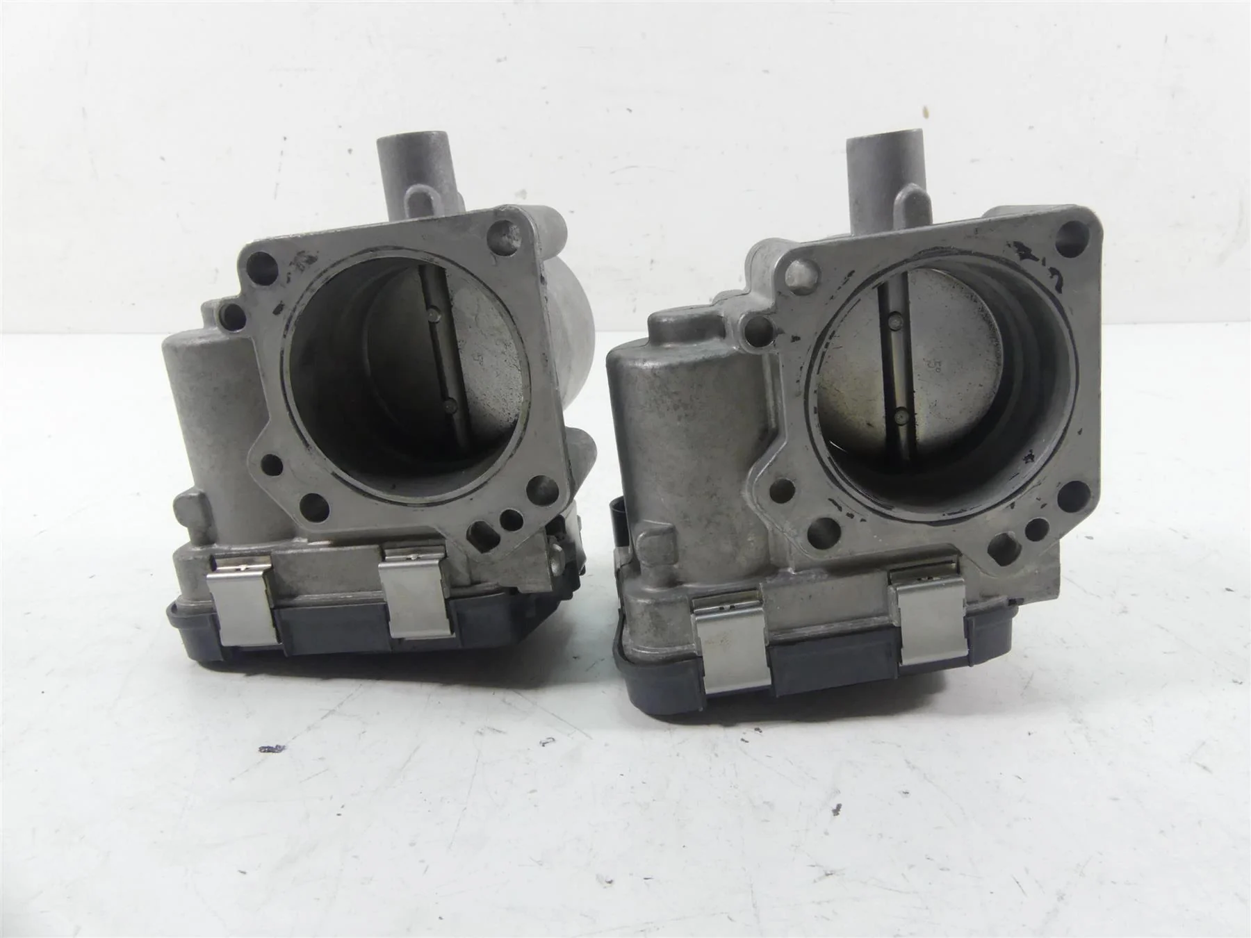 2018 Ducati Hypermotard 939 SP Magneti Marelli Throttle Body Bodies 28240904A - Image 4