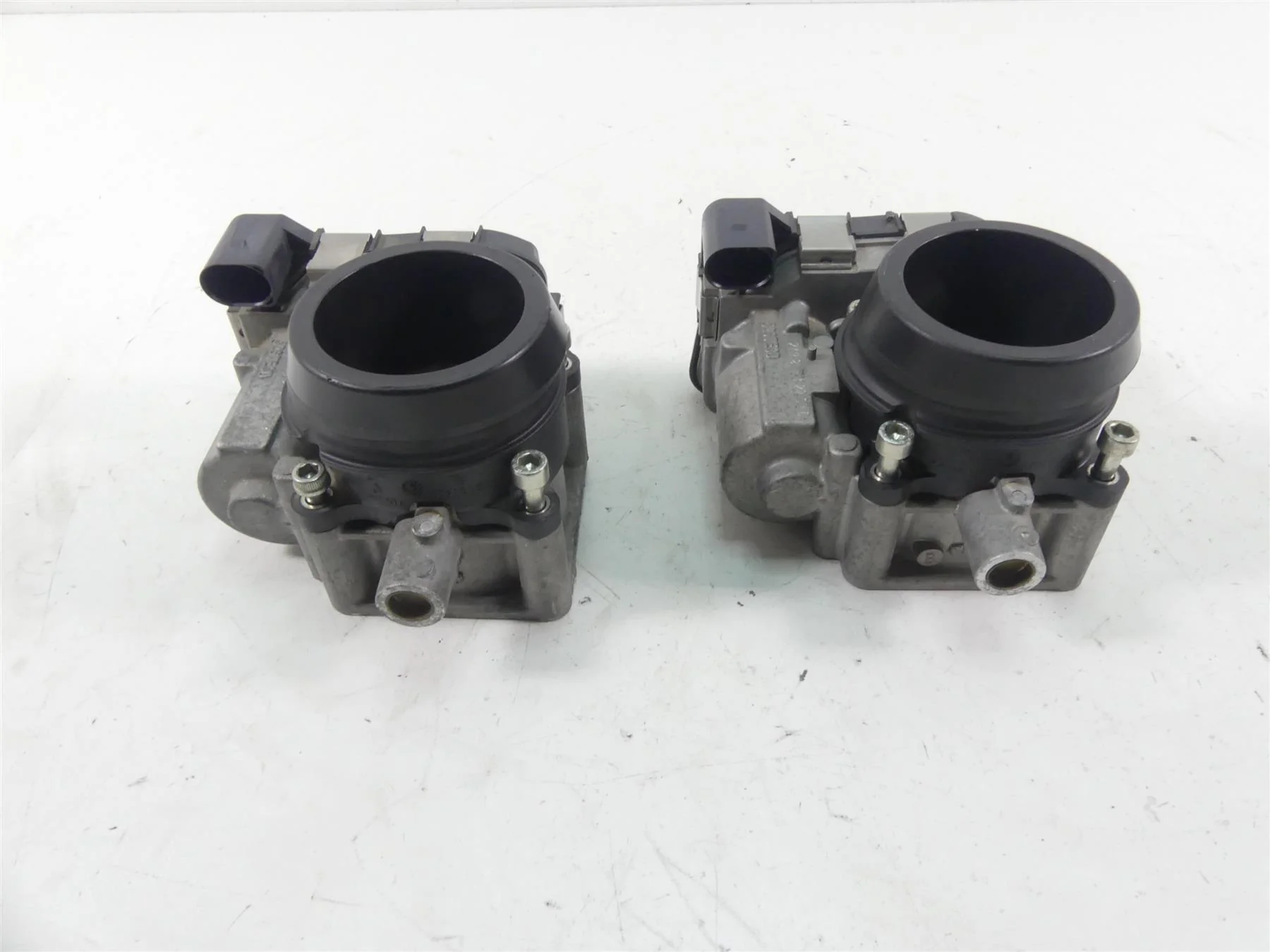 2018 Ducati Hypermotard 939 SP Magneti Marelli Throttle Body Bodies 28240904A - Image 7