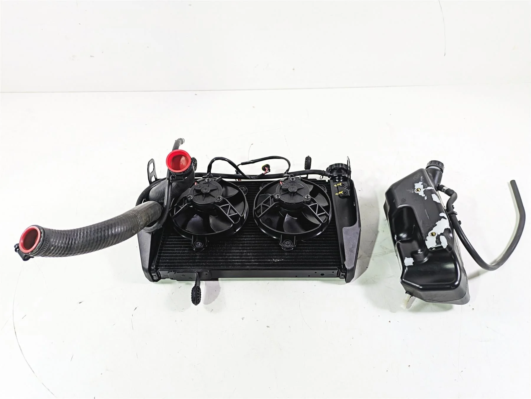 2018 Ducati Hypermotard 939 SP Radiator Fans Reservoir Hoses Set 54840981D