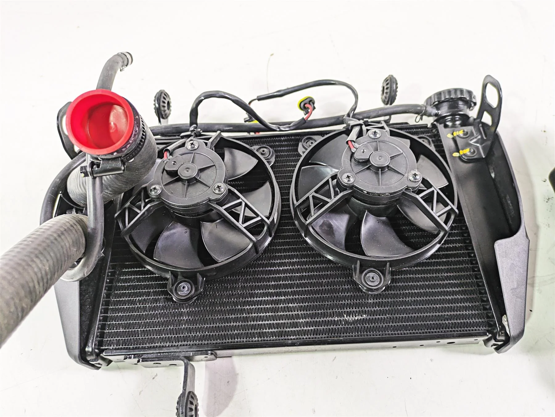 2018 Ducati Hypermotard 939 SP Radiator Fans Reservoir Hoses Set 54840981D - Image 4