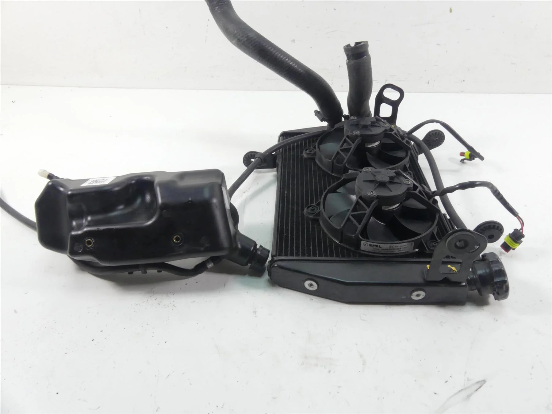 2018 Ducati Hypermotard 939 SP Radiator Fans Reservoir Hoses Set 54840981D - Image 6