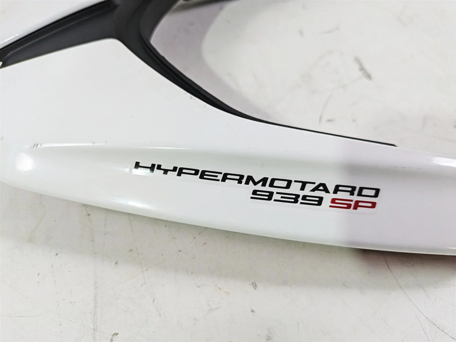 2018 Ducati Hypermotard 939 SP Rear Tail Fairing Side Cover 483P1762AK 483P1772A - Image 6