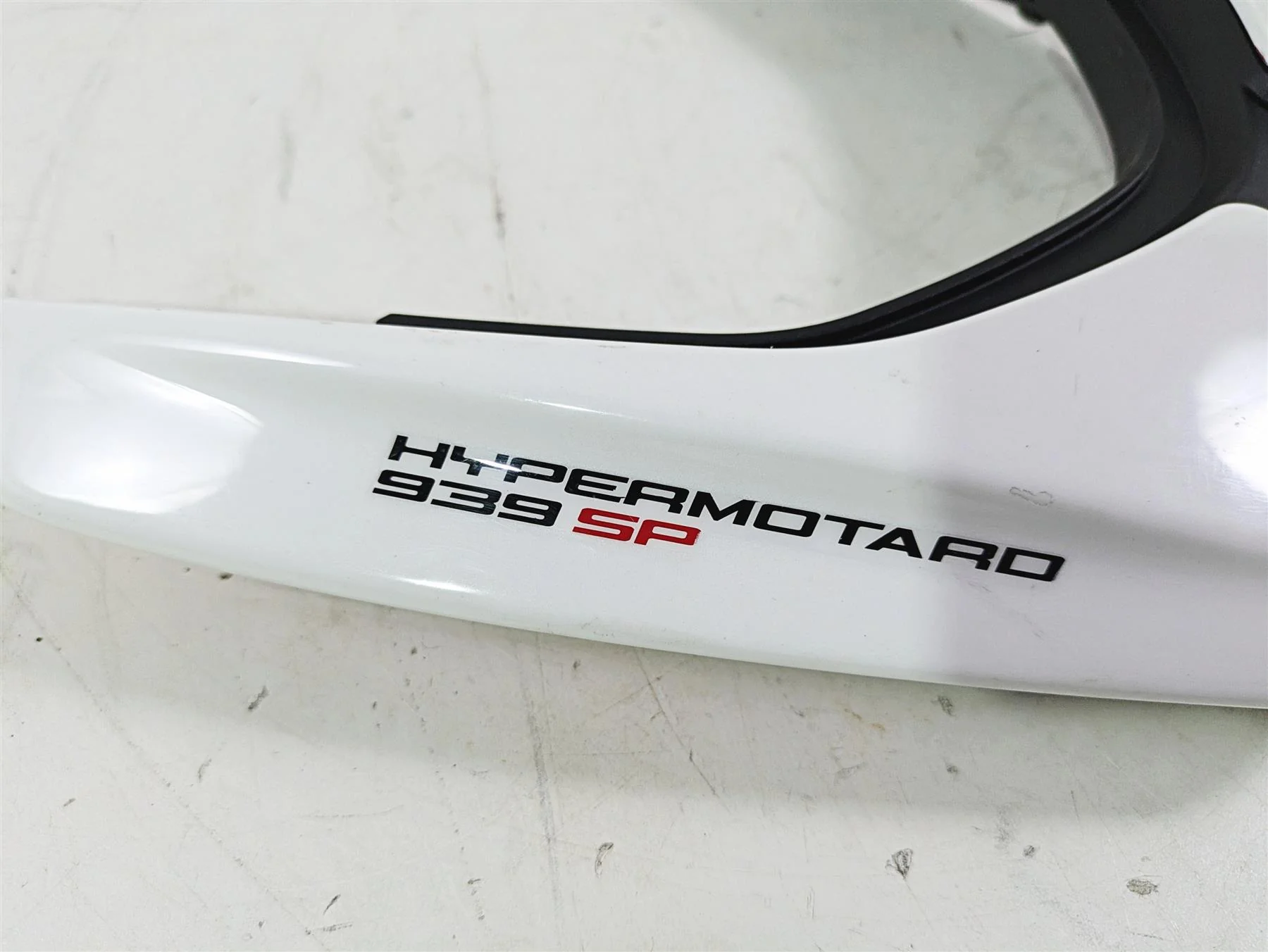 2018 Ducati Hypermotard 939 SP Rear Tail Fairing Side Cover 483P1762AK 483P1772A - Image 7